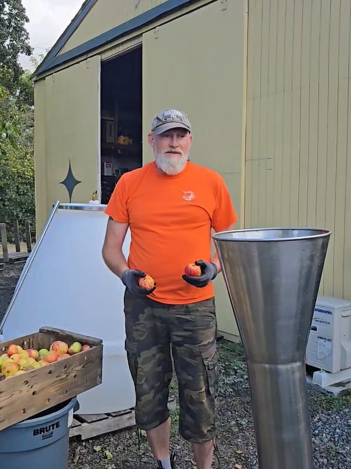 Apples mashed, in sealed bins, back in cold store for a couple days to let some apple chemistry magic happen before pressing. Always juggling something...