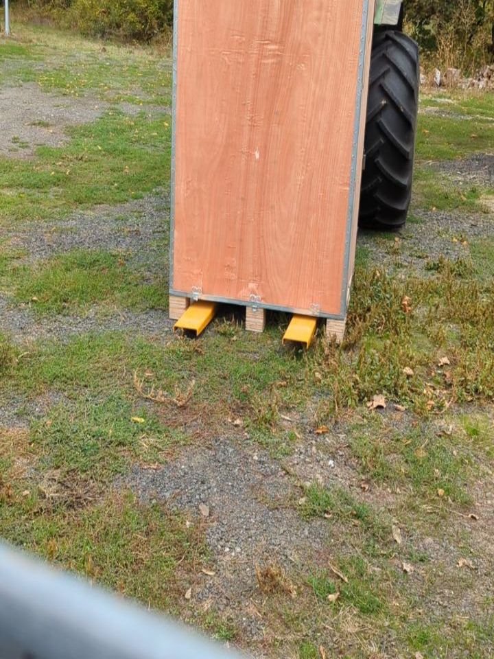 New unitank for the cidery! Will make the smaller batches easier to manage and a spunding valve to ferment under controlled pressure, saves some CO2 and helps retain volatiles. Excited to get something going in after cleaning passivating and sanitizi