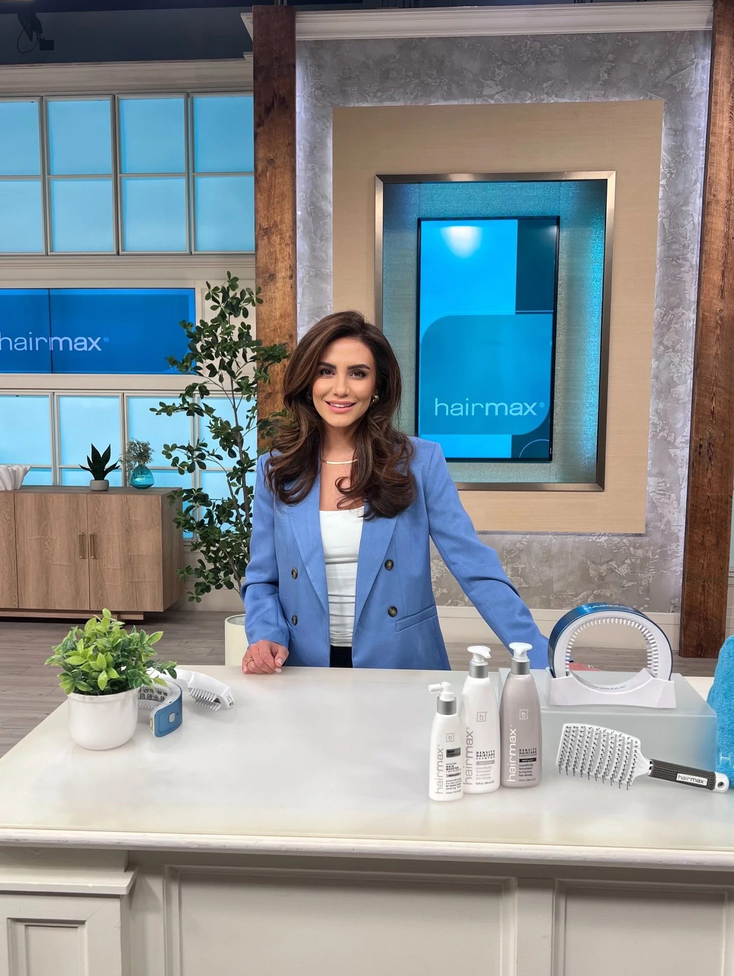 Have always wanted to do this📺
In Toronto for five 1-hour segments in under 20 hours for @shoptsc 
With the leading laser hair growth brand @hairmax

#trichology #hairgrowth #scalpcare #trichologist #nyc