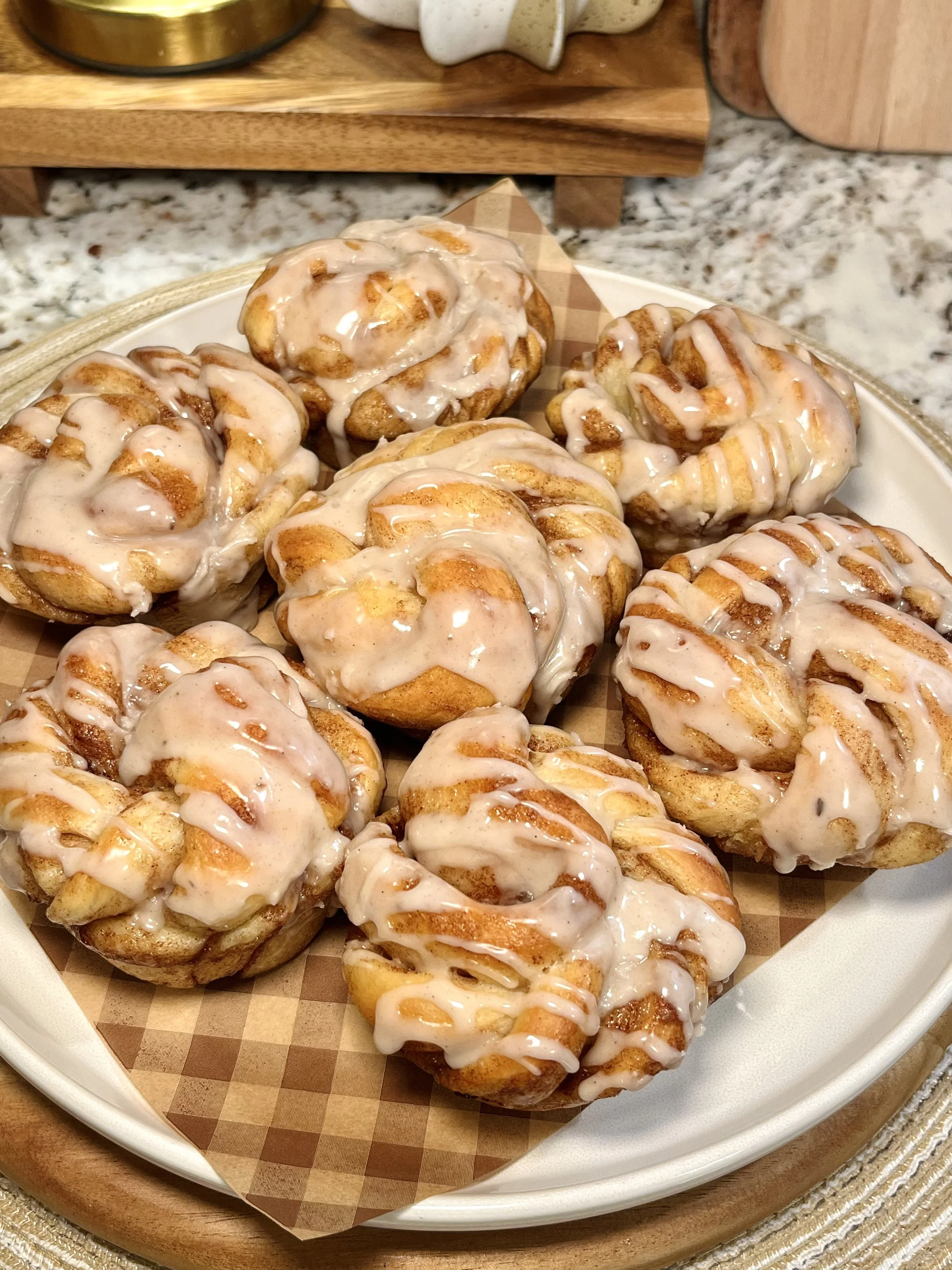 Classic Cinnamon Knots