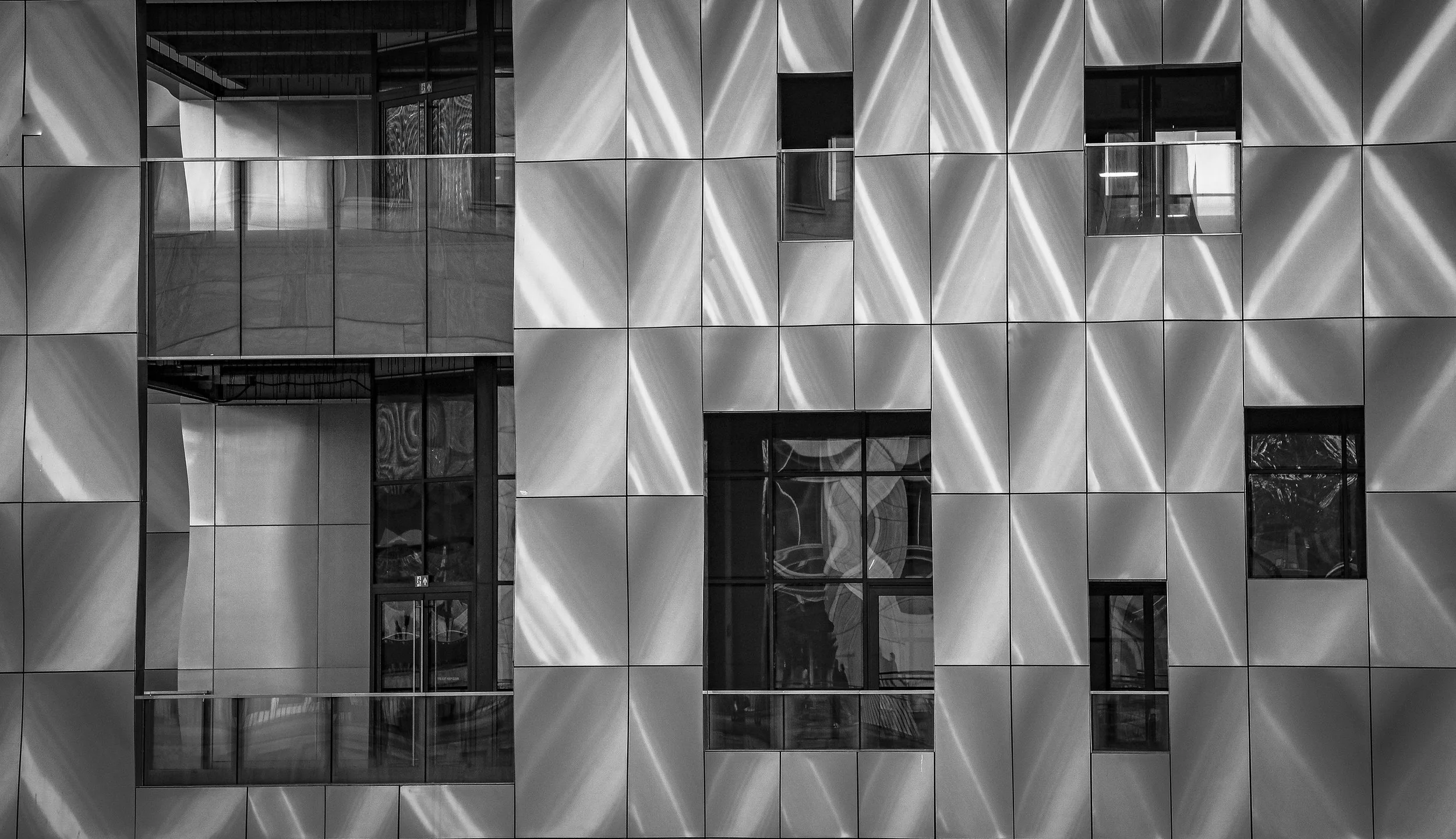 HC  Bill Powrie - Modern Living