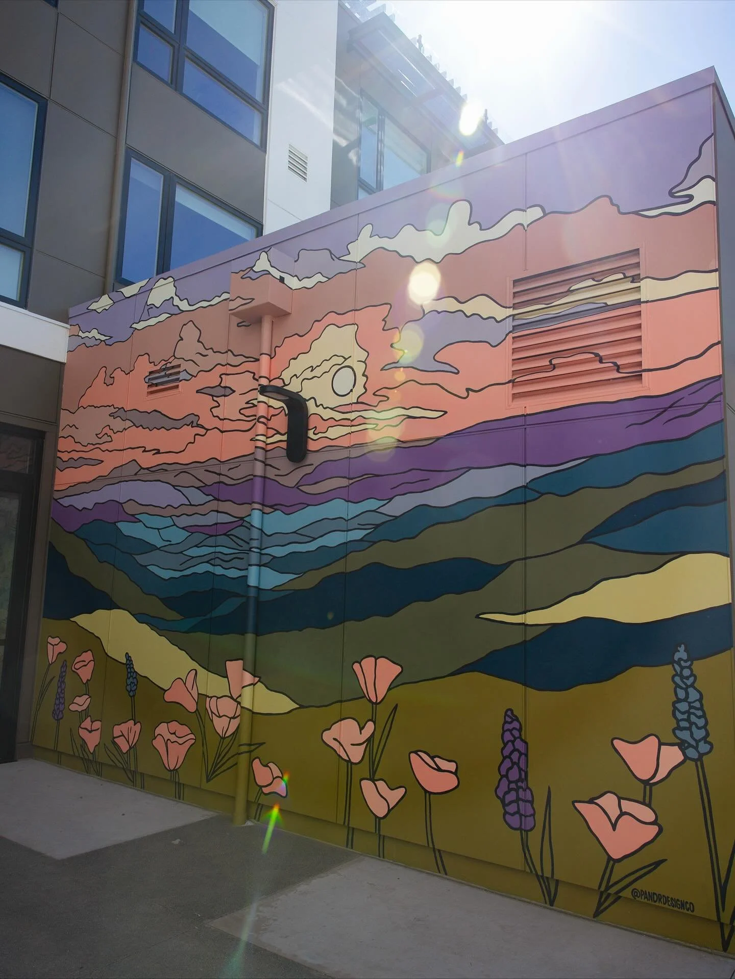 Lovely photos of the final product for @loriensantaclara 😍 Such a beautiful spot to paint- right by the pool! And you best believe we took a dip after completion 💧🎨 

Thank you again to @soriano.studio @thelettermermaid and @ccornog for the assist