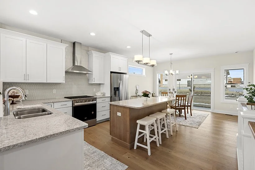 Kitchen dinnette.jpg