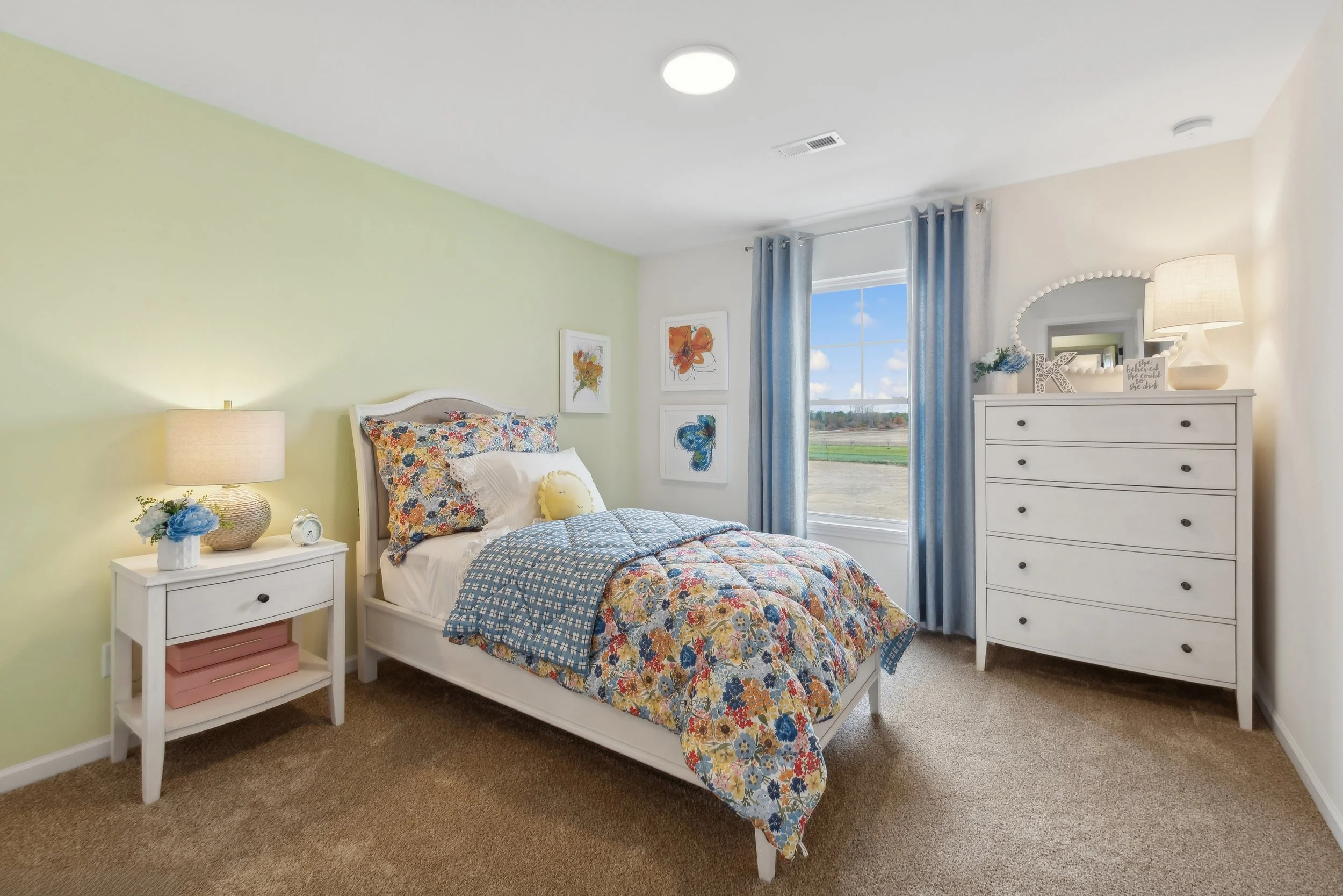 20_12910111thAvenue_18_Bedroom_HiRes-edited.jpg