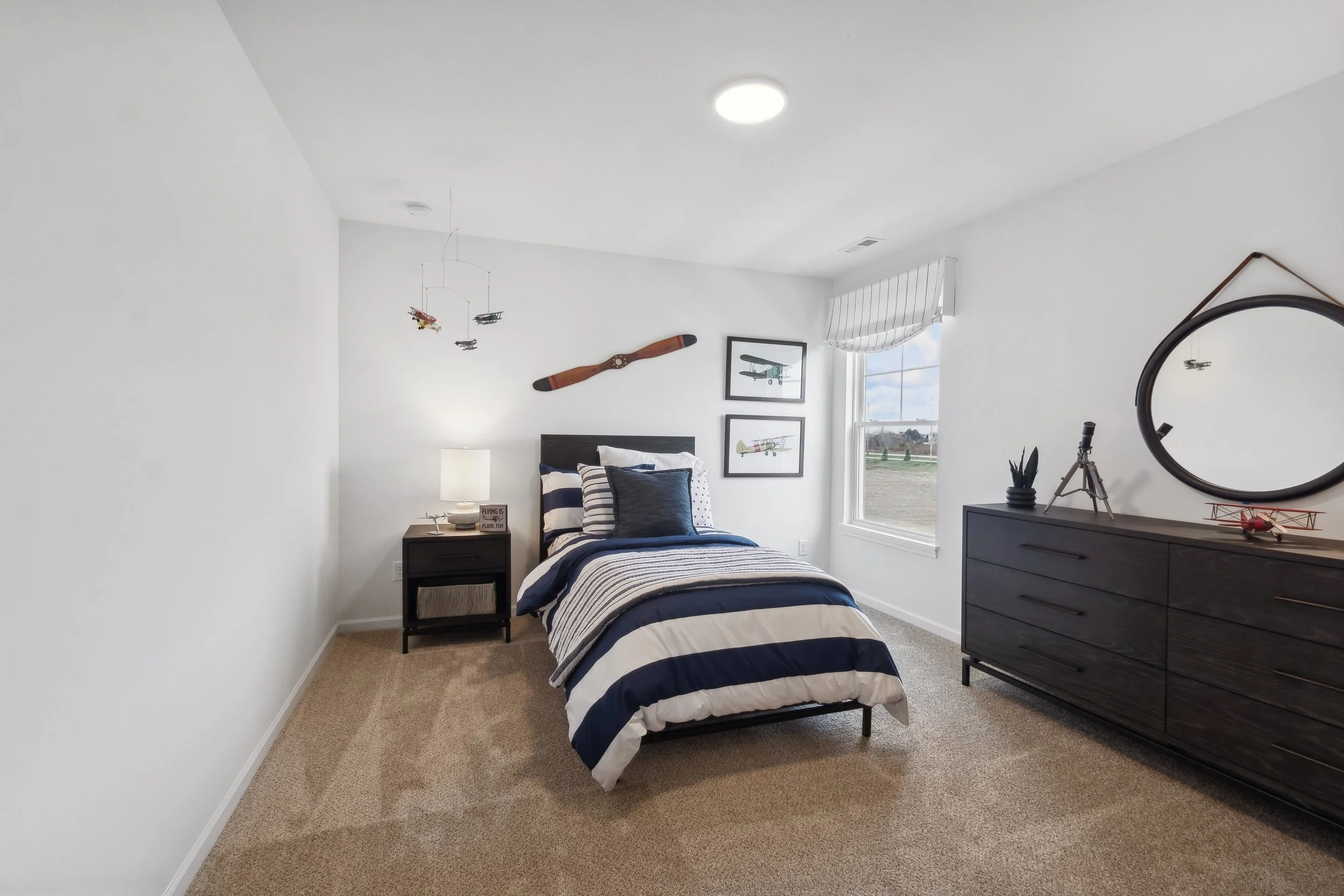 21_12910111thAvenue_18001_Bedroom_HiRes-edited.jpg