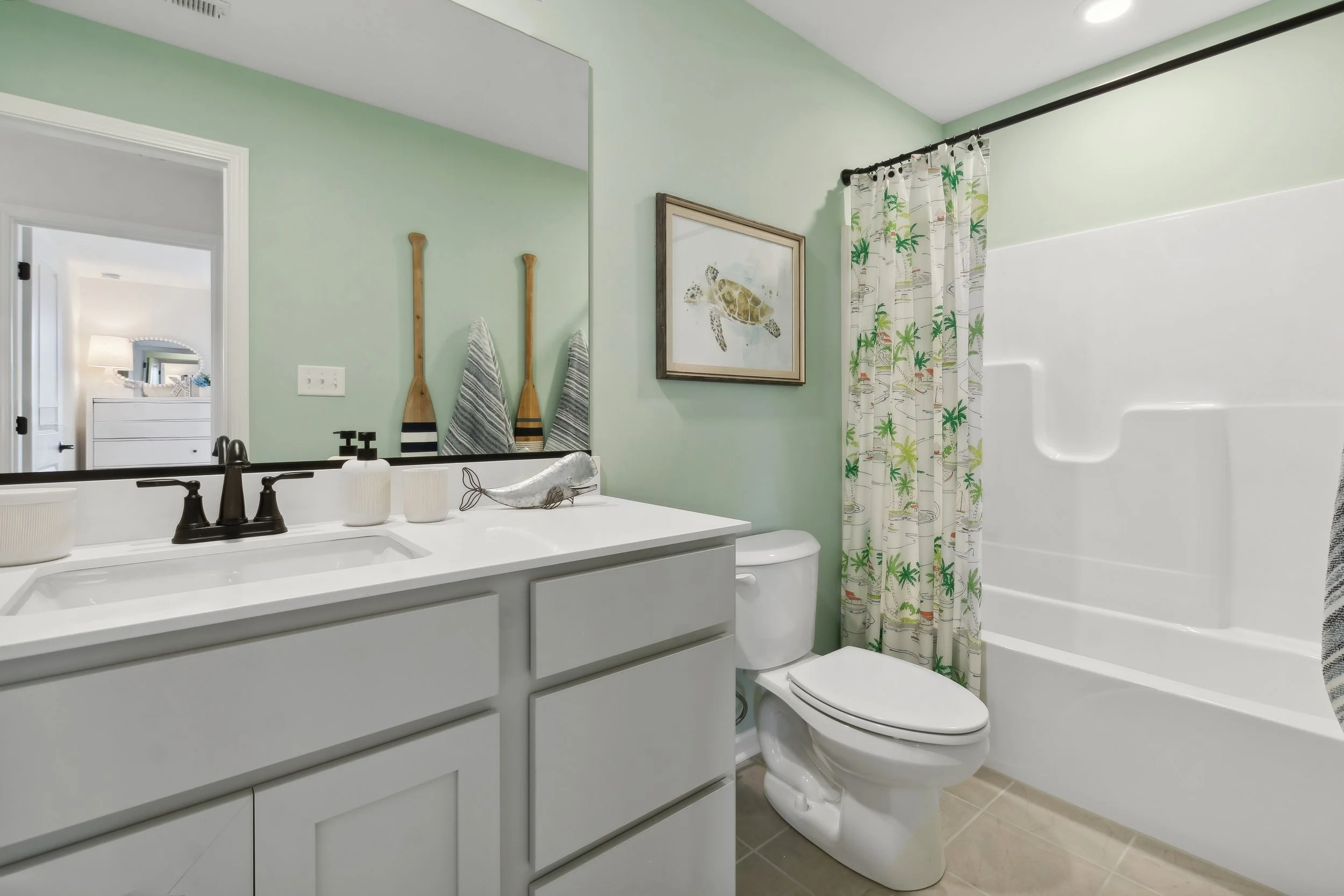 23_12910111thAvenue_323_Bathroom_HiRes-edited.jpg