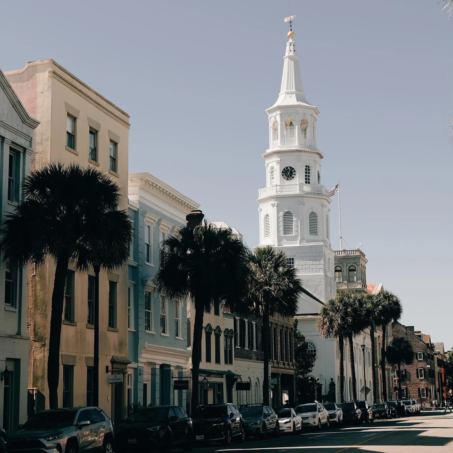 Charleston SC

#charleston #holycity #southcarolina #coastalliving #lifeofadventure #streetphotography #streetstyle #landscapephotography
