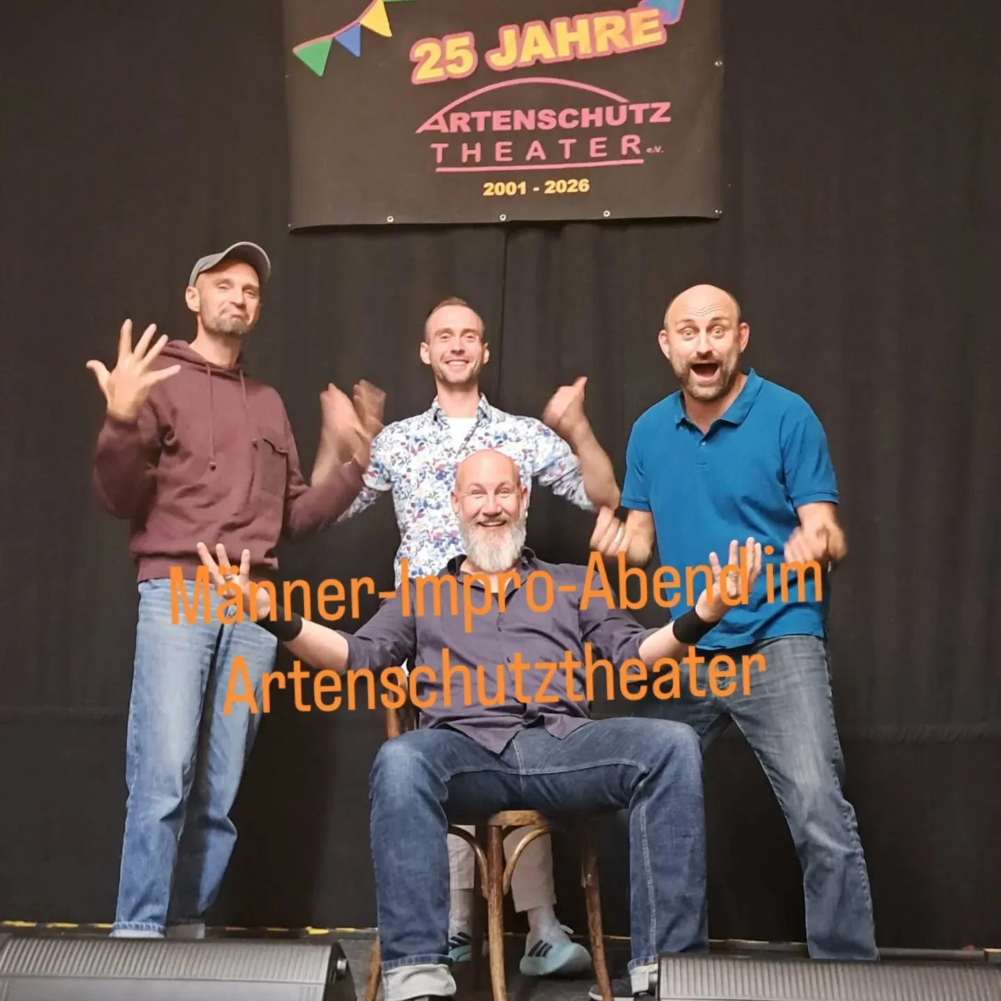 Erlebnisse eines M&auml;nner-Impro-Abends

4 M&auml;nner (einer hat die Fotos gemacht) haben sich gestern 2 Stunden auf den Impro-Workshop eingelassen. Wir haben gelacht, sind gescheitert, haben uns unterst&uuml;tzt und waren gemeinsam kreativ. Wir w