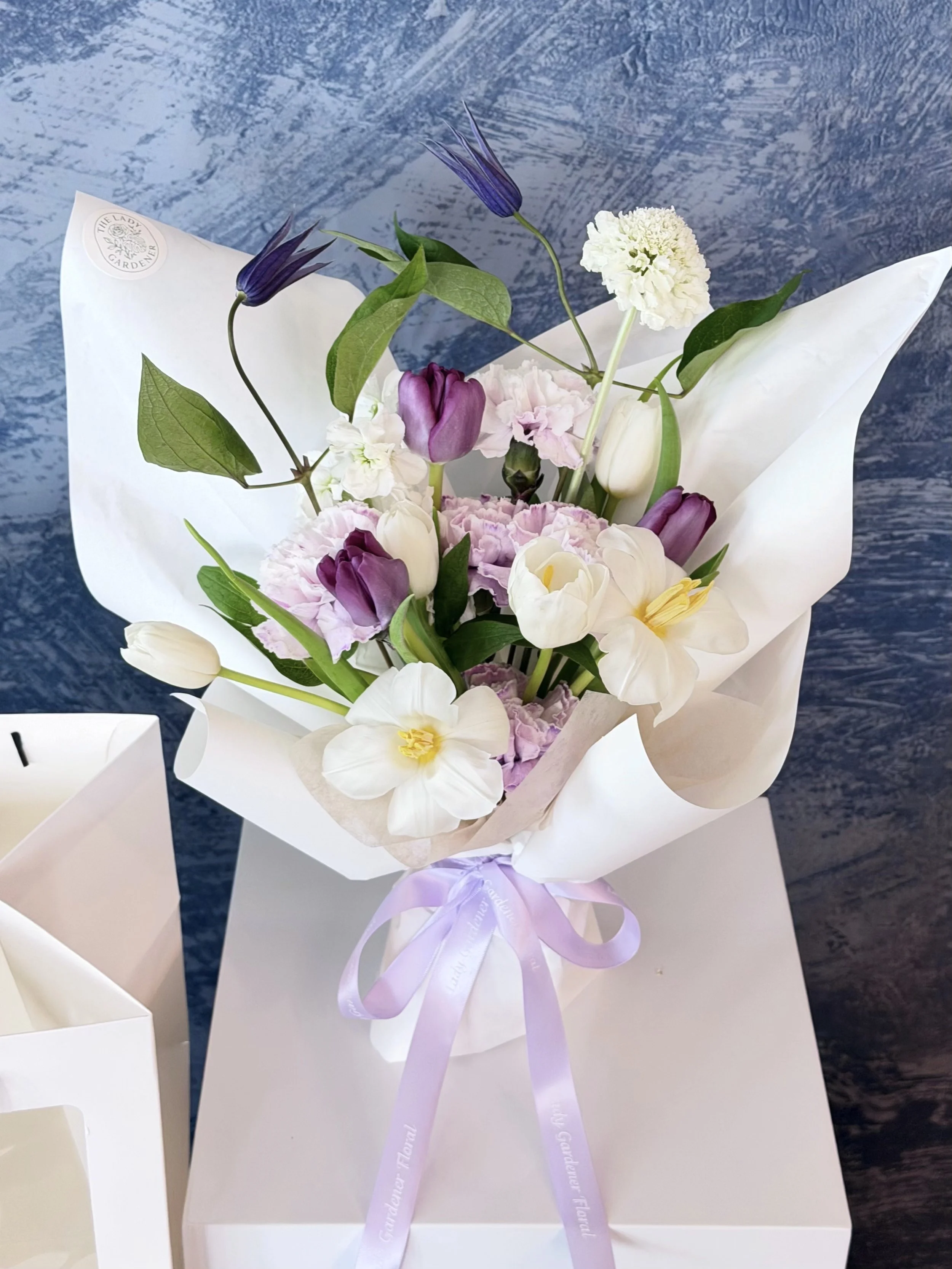 whiteandpurplebouquet.jpg