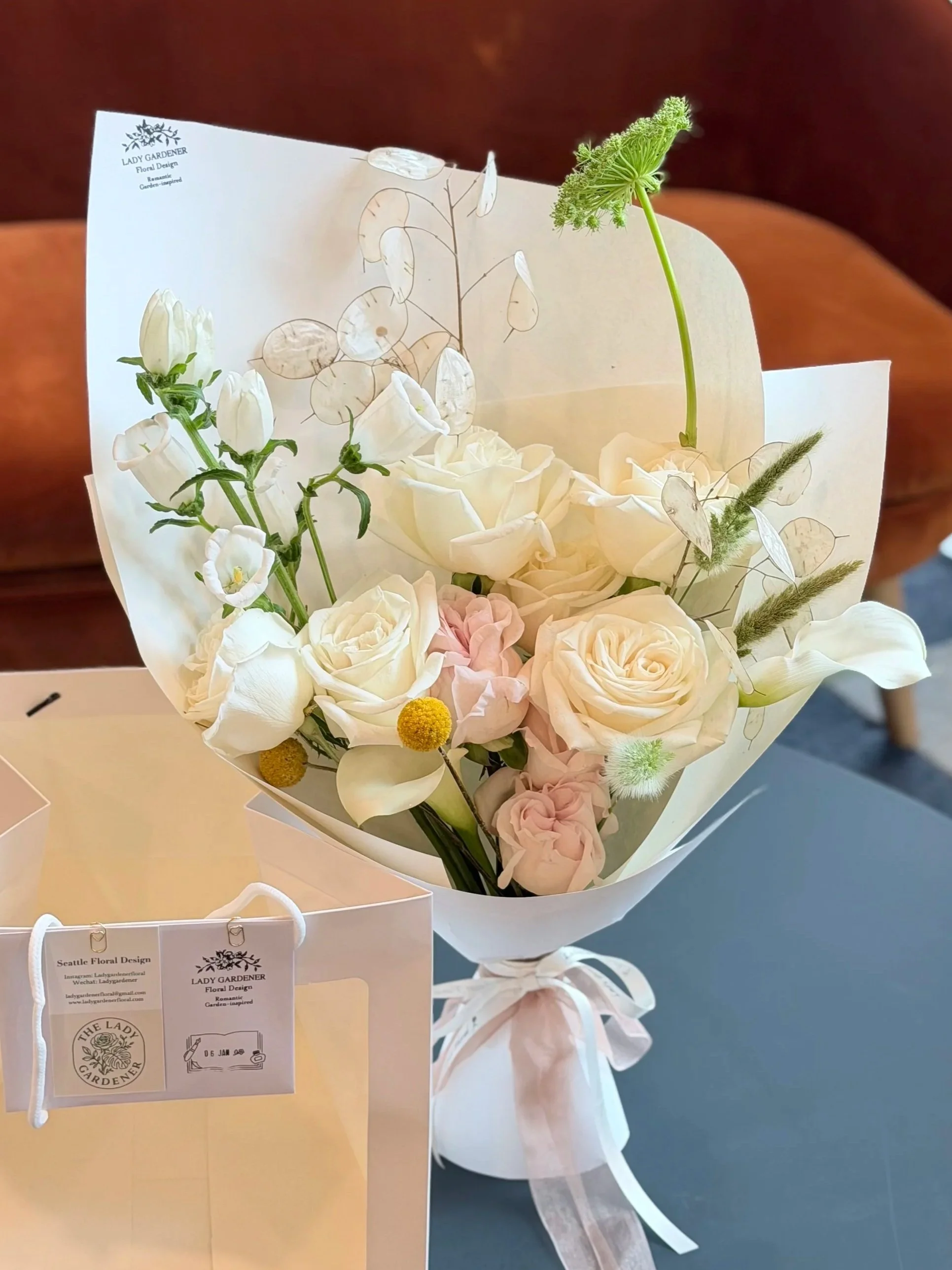 signaturewhitebouquet.jpg