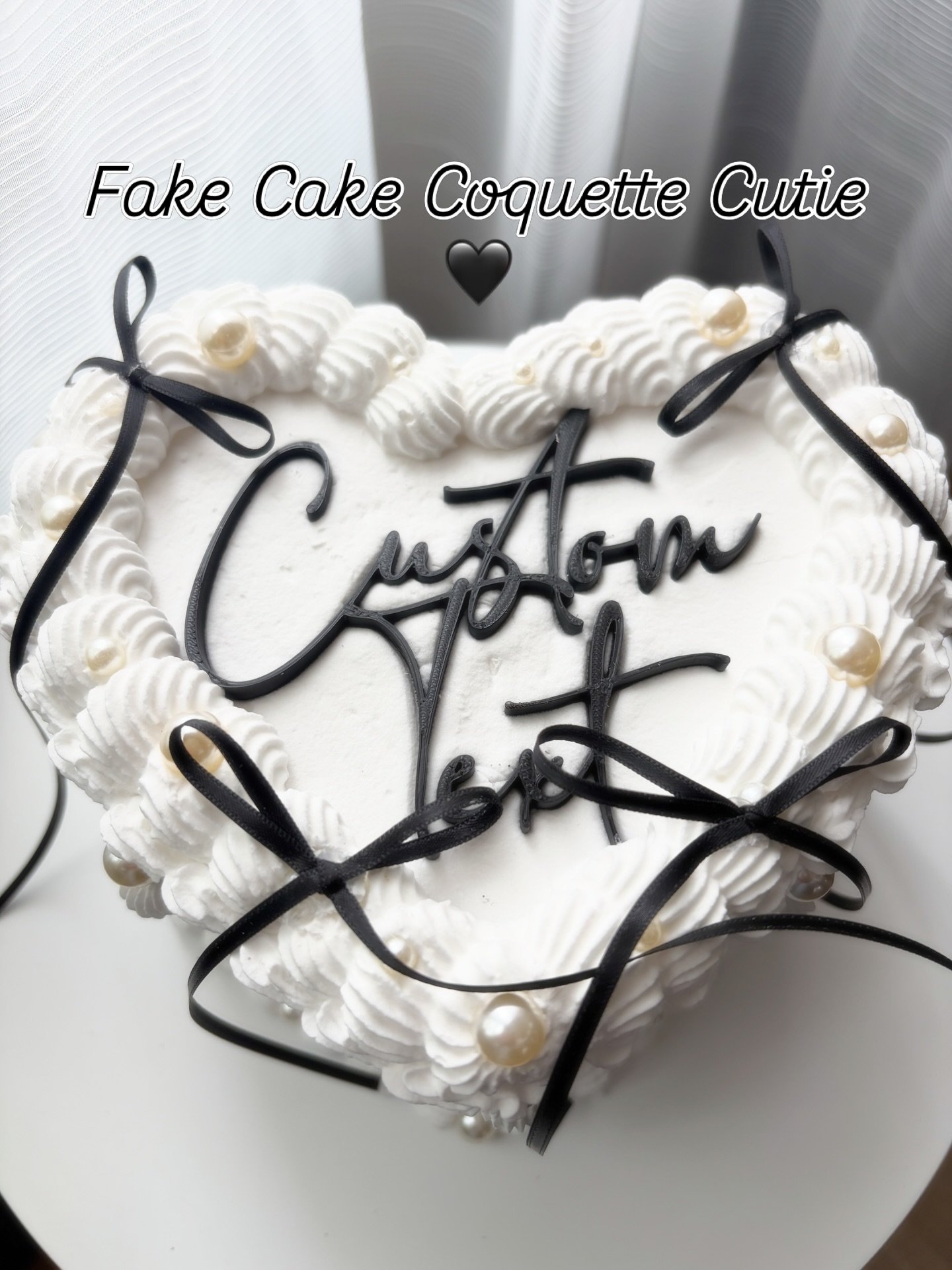 A cake that will last forever!

This coquette cutie is now available in my Etsy shop 🖤🎀

#fakebake #fauxcake #coquettedecor #3DPrintedart