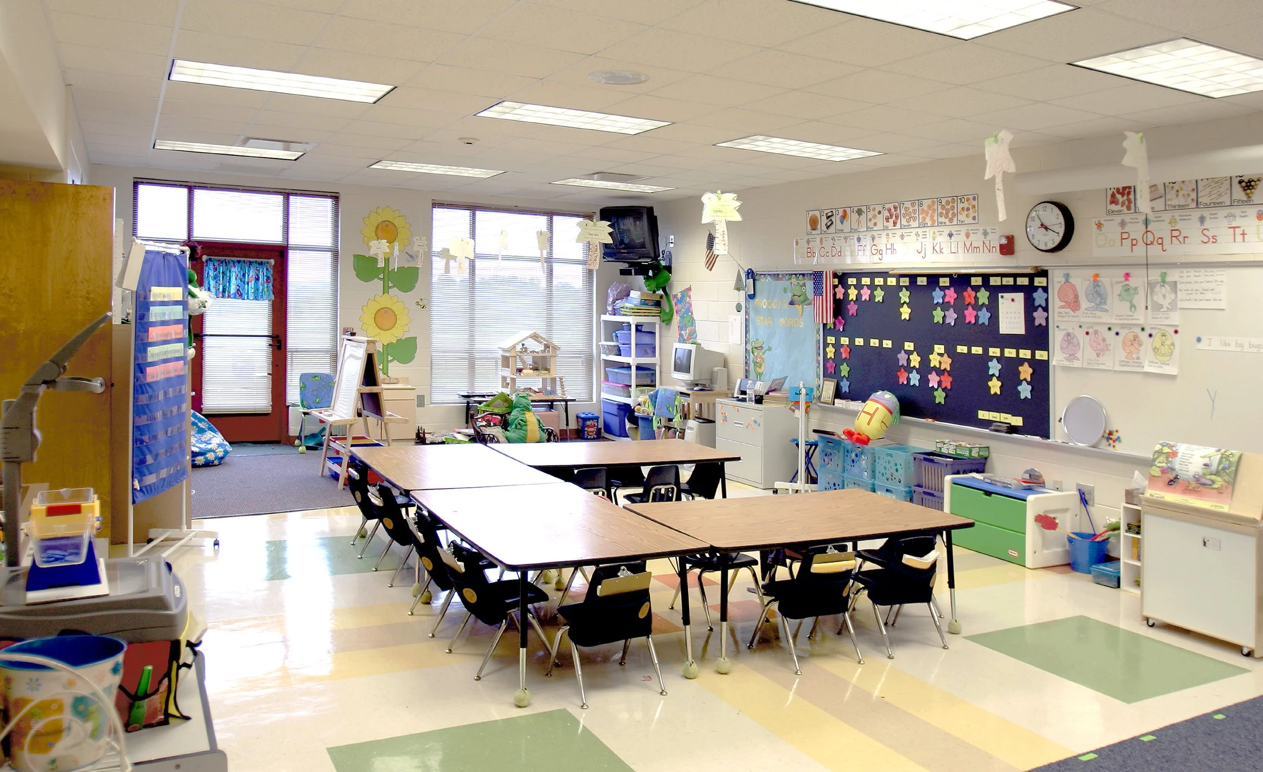 classroom047-810.jpg
