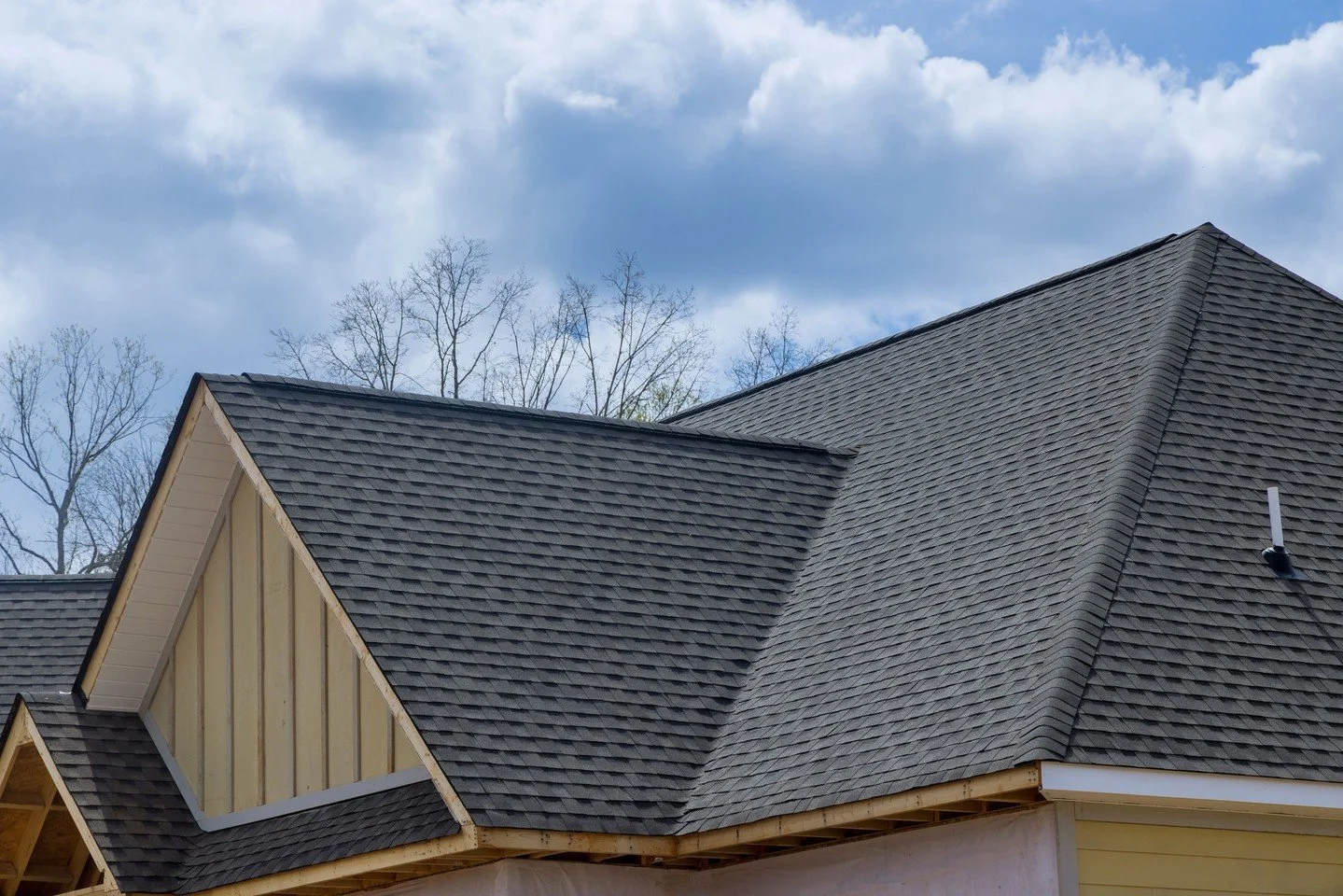 No job too big. No project too small.

From residential homes to large commercial projects, Gem State Roofing has the experience to get it done right.

Reliable crews. Quality work. Start to finish.

📲 Reach out today!