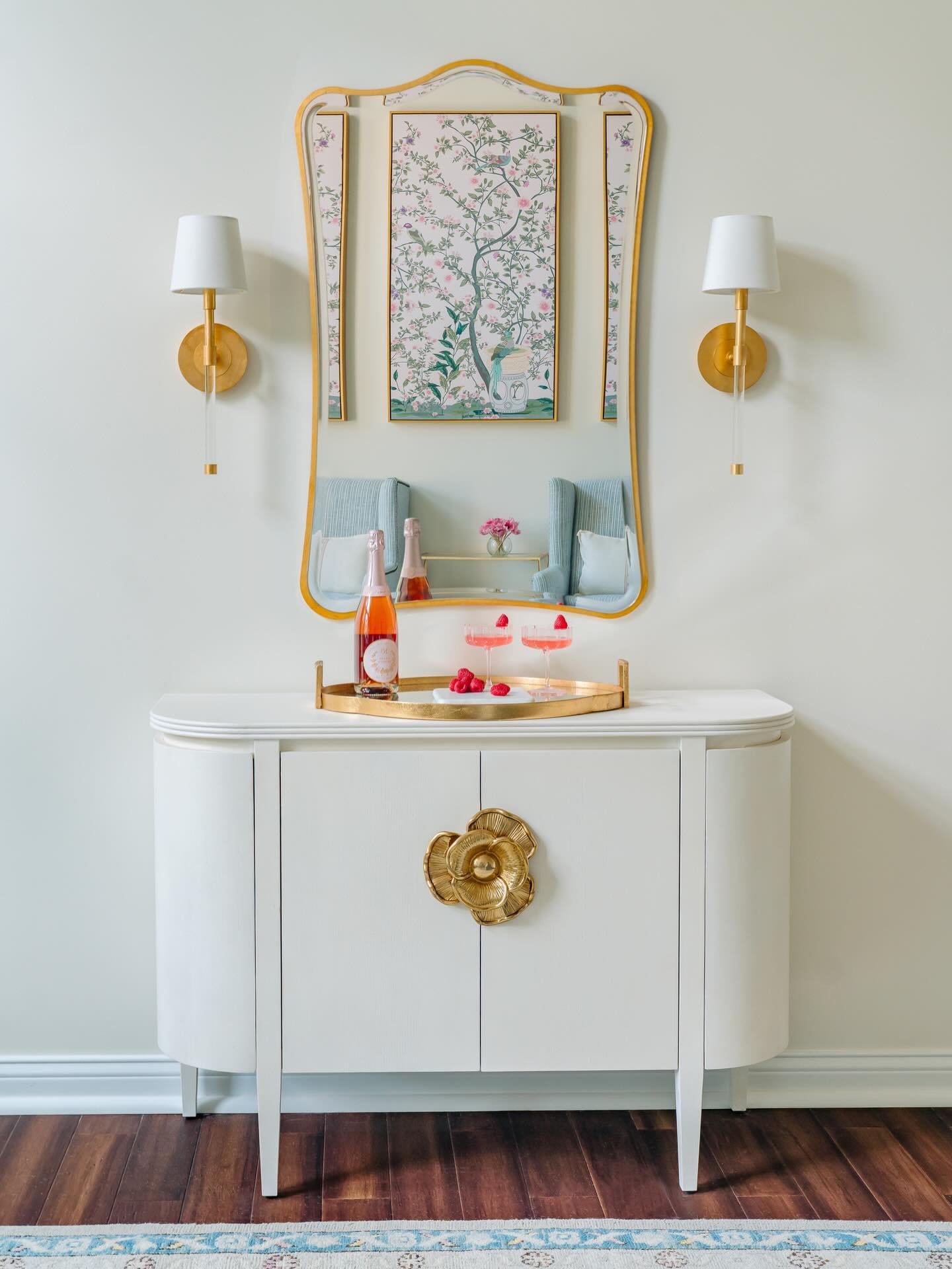 Cheers! 🥂Here are more images from our clients&rsquo; recent Living Room transformation! Check out the Befores to see how good design can completely transform a space! 💕  Go to our website to see the entire gorgeous home!

#windinglaneinteriors #ti