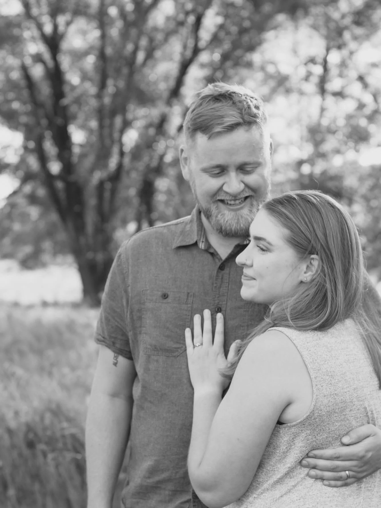 Something so telling at how a couple looks at each other. How they hold one another. 

#couplesphotoshoot #couples #couplesphotography #mnphotographer #photography
