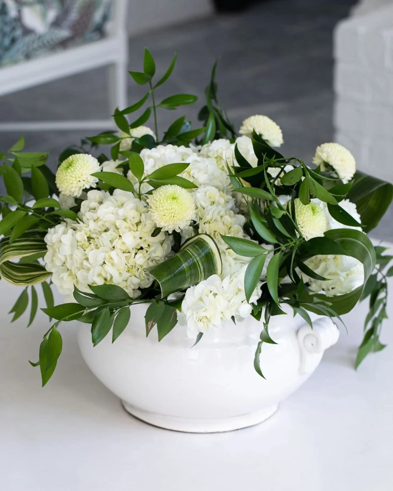 Fresh florals and greenery for your feed. A &ldquo;𝘱𝘢𝘭𝘦𝘵𝘵𝘦&rdquo; cleanser if you will&hellip; 🌱

#sourianafloralhouse #raleighflorist #weddingflorist #ncevents #raleighnc
