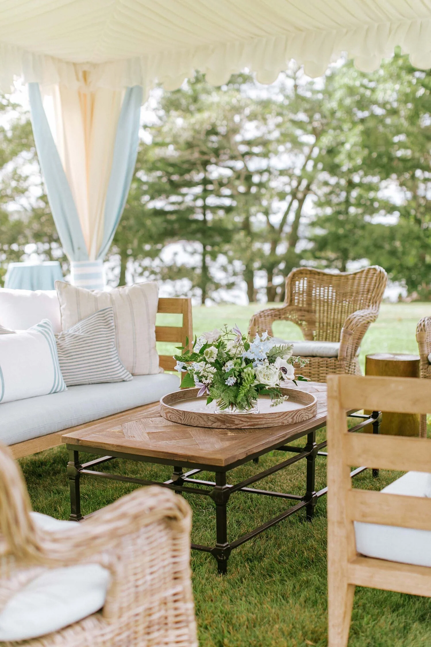 camden-maine-wedding-floral-inspiration-jackson-durham-luxury-events-18.jpg