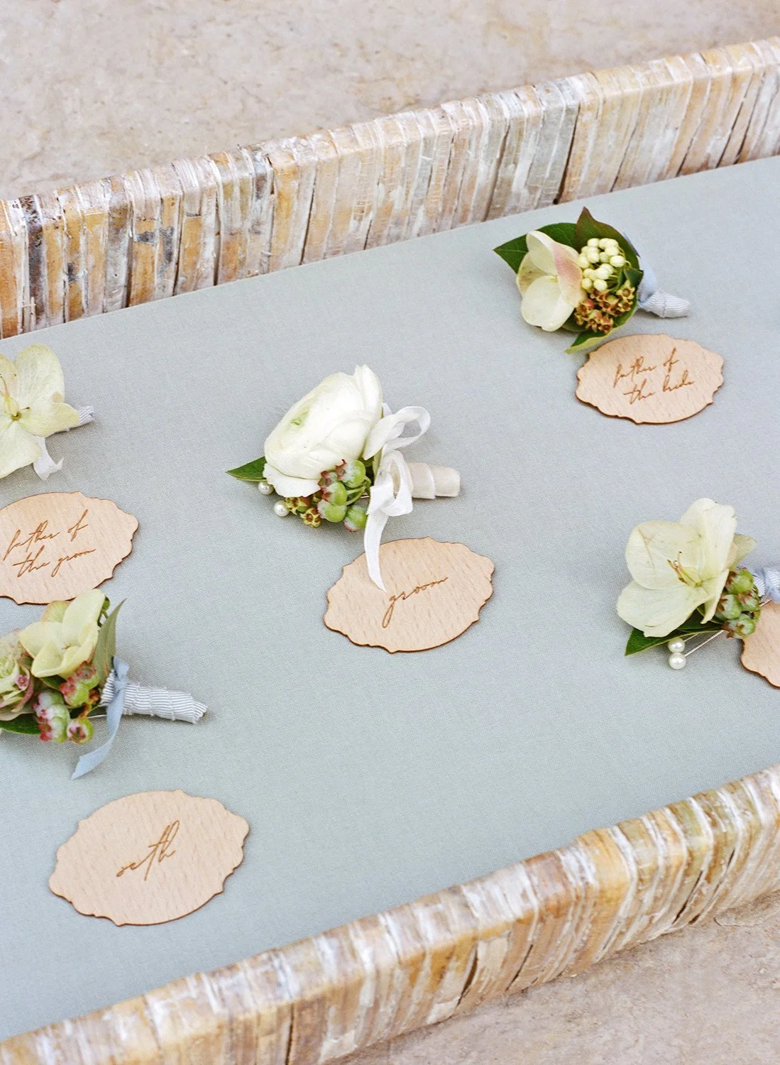 jackson-durham-events-wedding-inspiration-wyoming-brush-creek-ranch-floral-design-00013.jpg