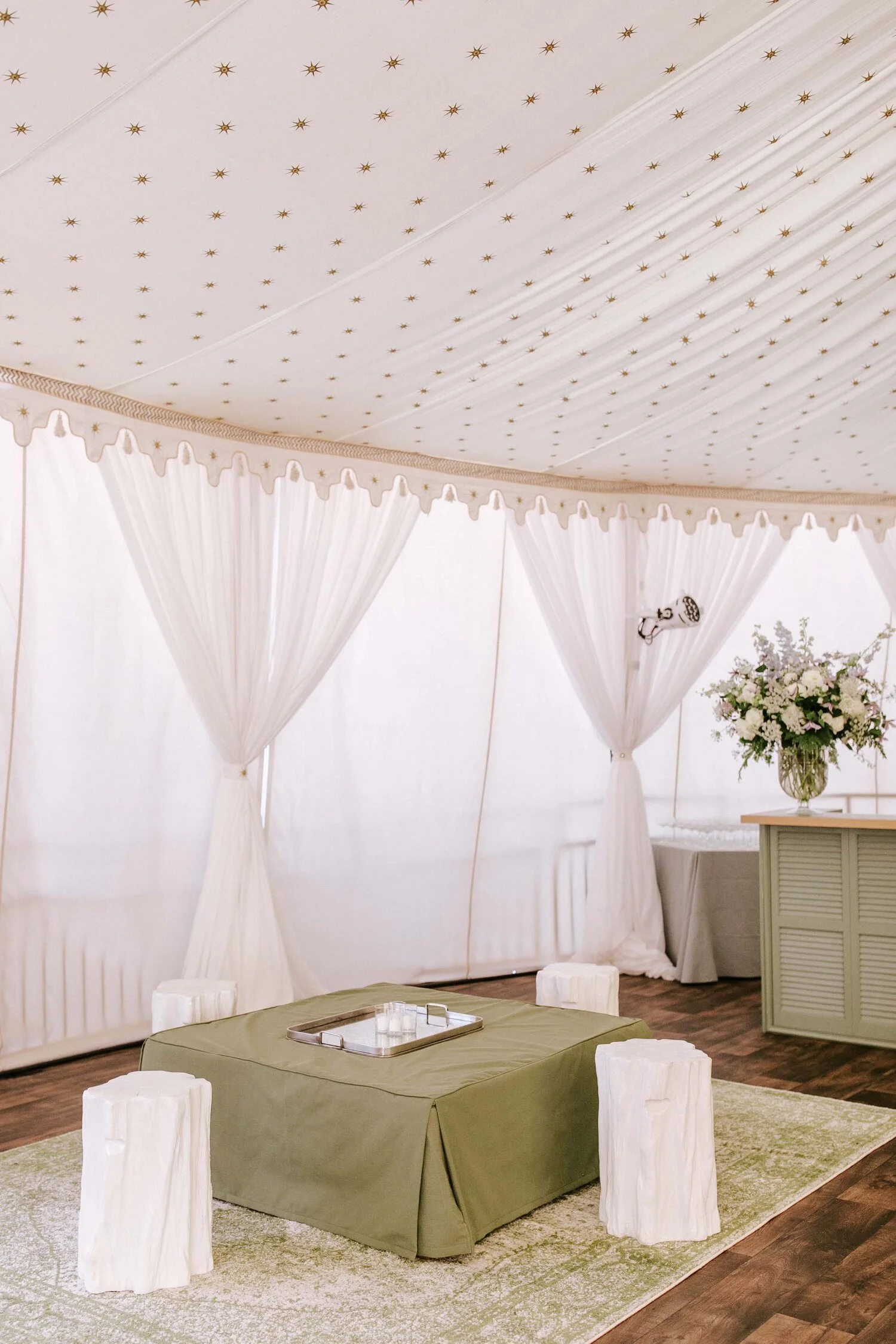 camden-maine-wedding-floral-inspiration-jackson-durham-luxury-events-28.jpg