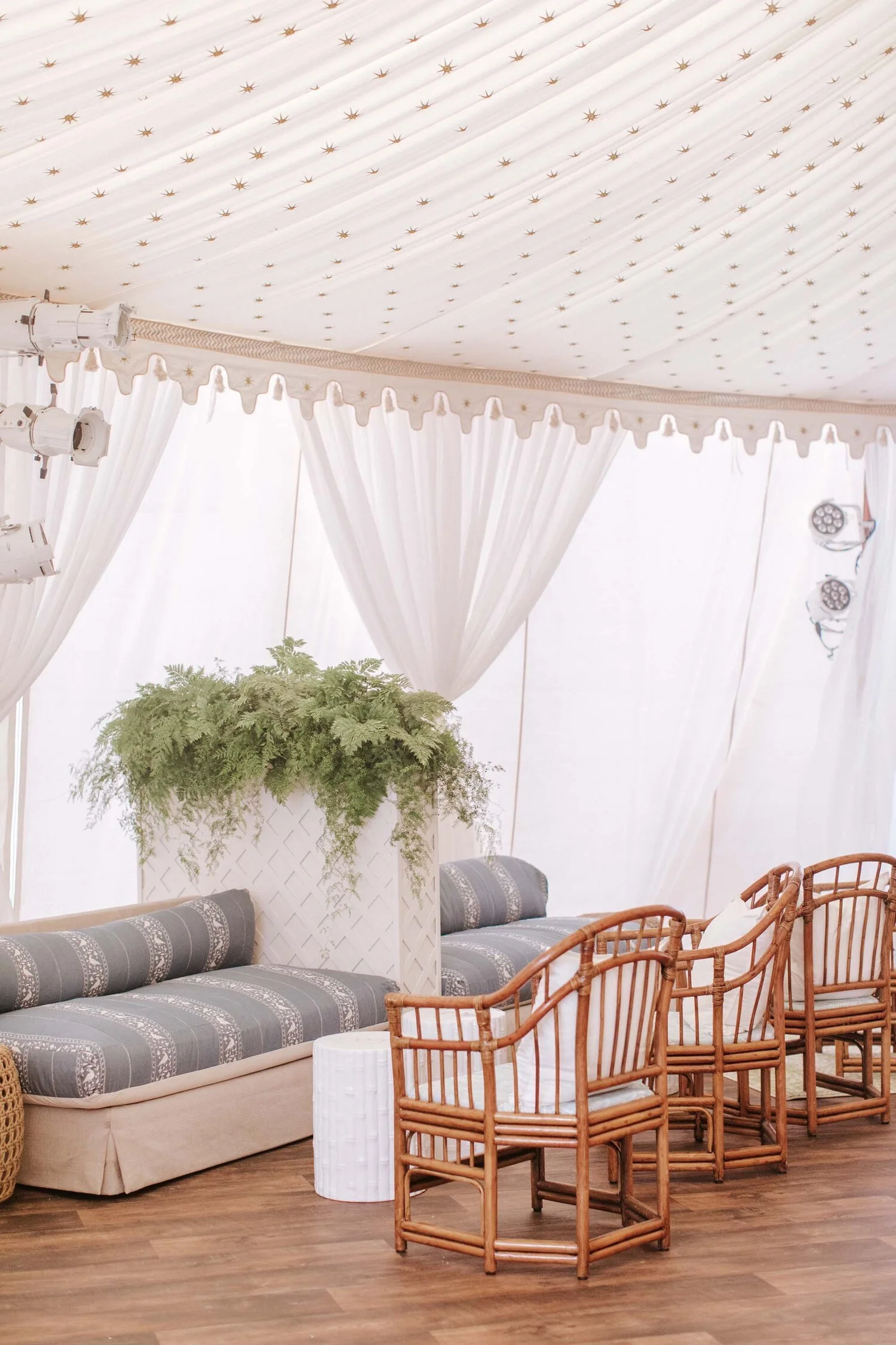 camden-maine-wedding-floral-inspiration-jackson-durham-luxury-events-26.jpg