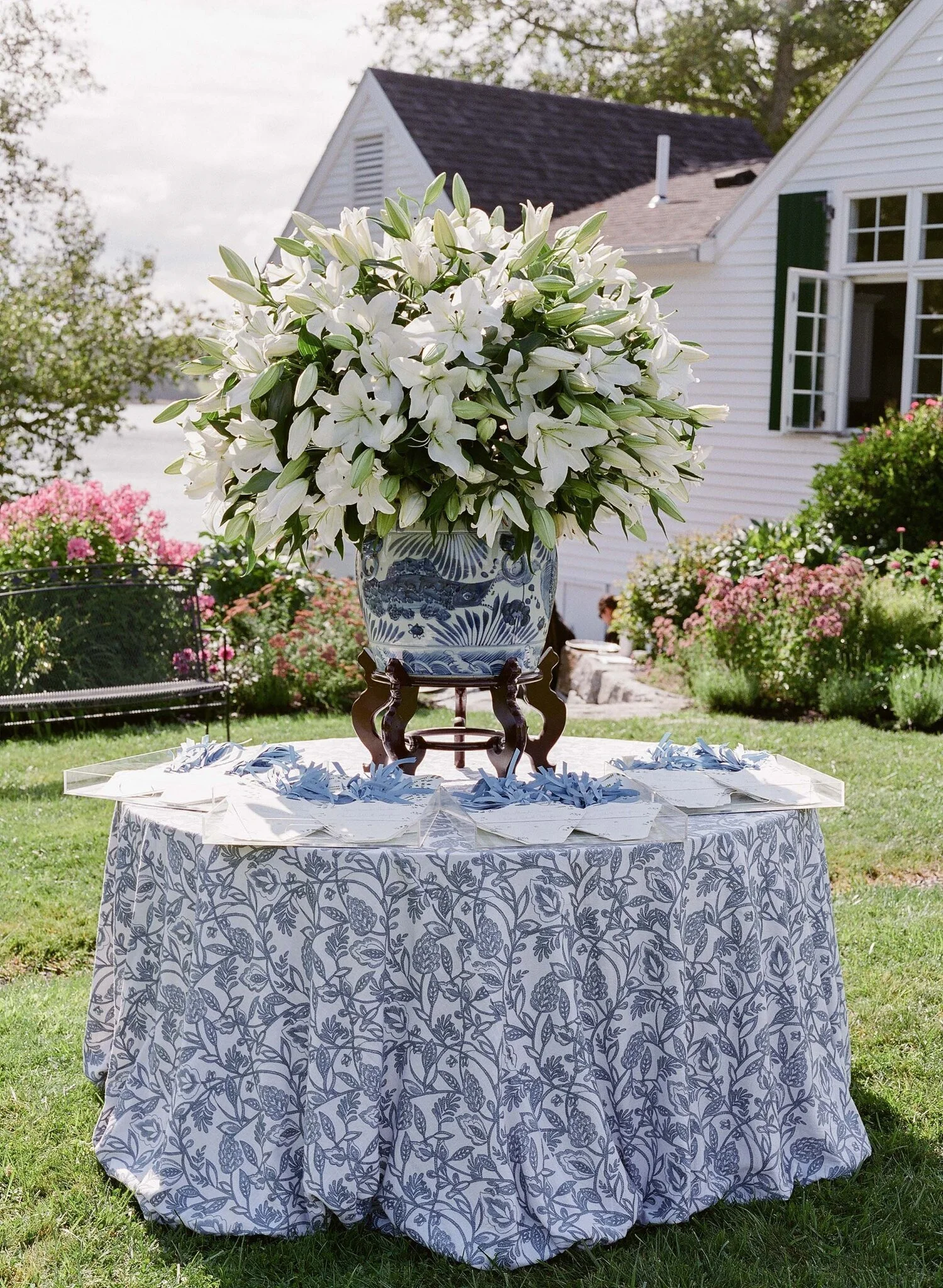 camden-maine-wedding-floral-inspiration-jackson-durham-luxury-events-15.jpg