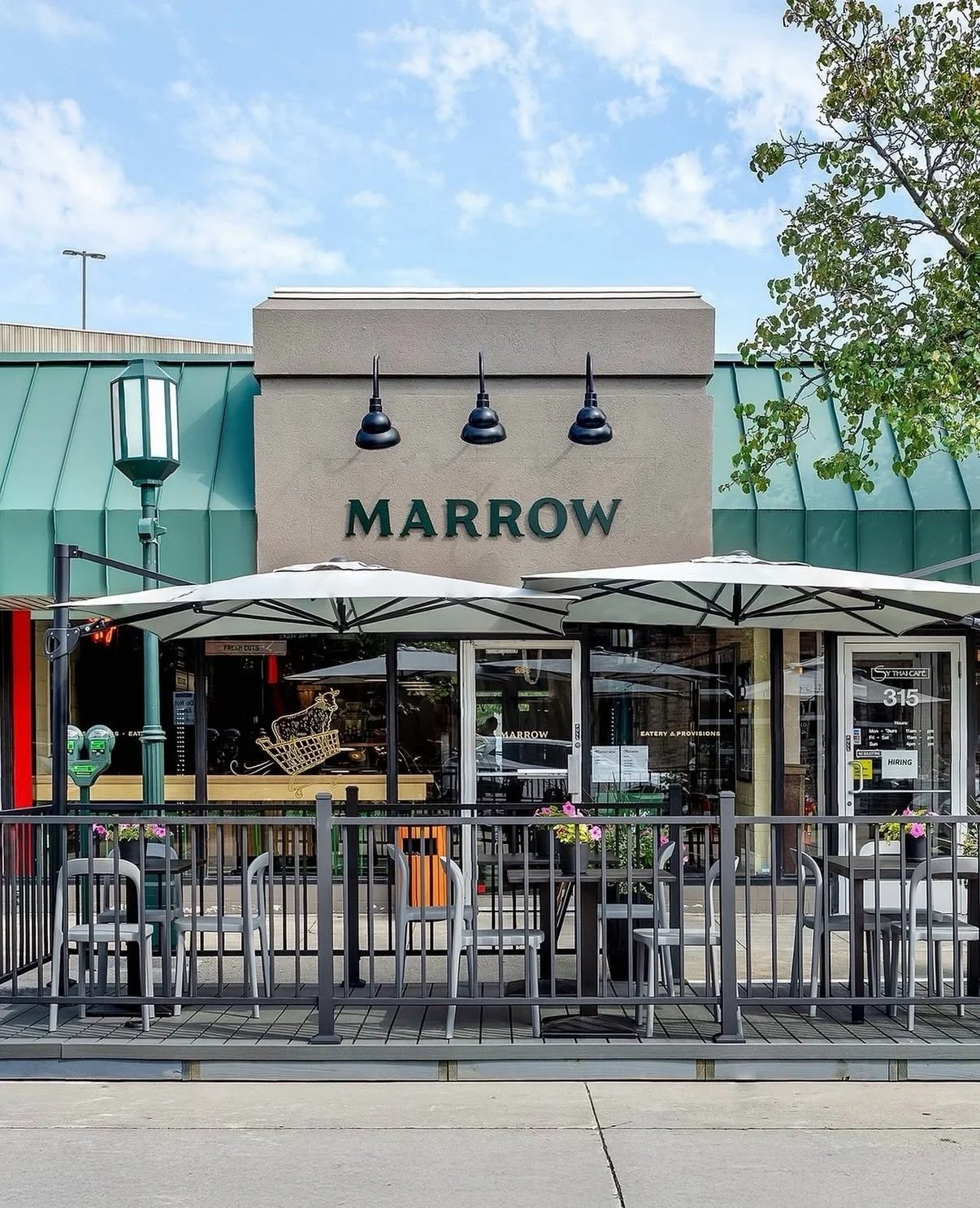 💥We&rsquo;re hiring @marrow_onthego in Birmingham!

Looking for a part-time line cook with daytime and early evening availability. To apply, send your resume to Ricky@marrowdetroit.com.