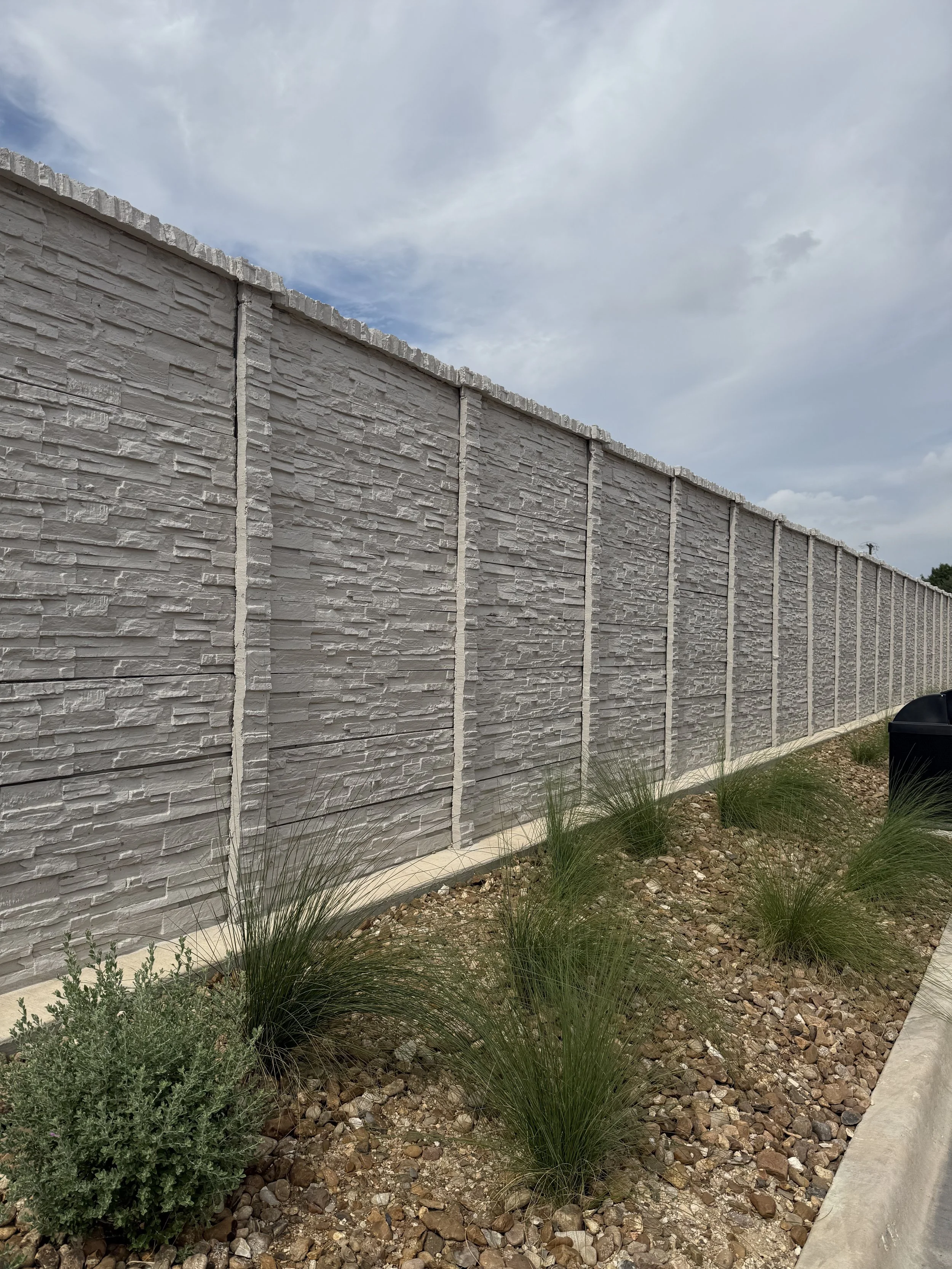 Concrete fence in Austin TX by DR Konkrete
