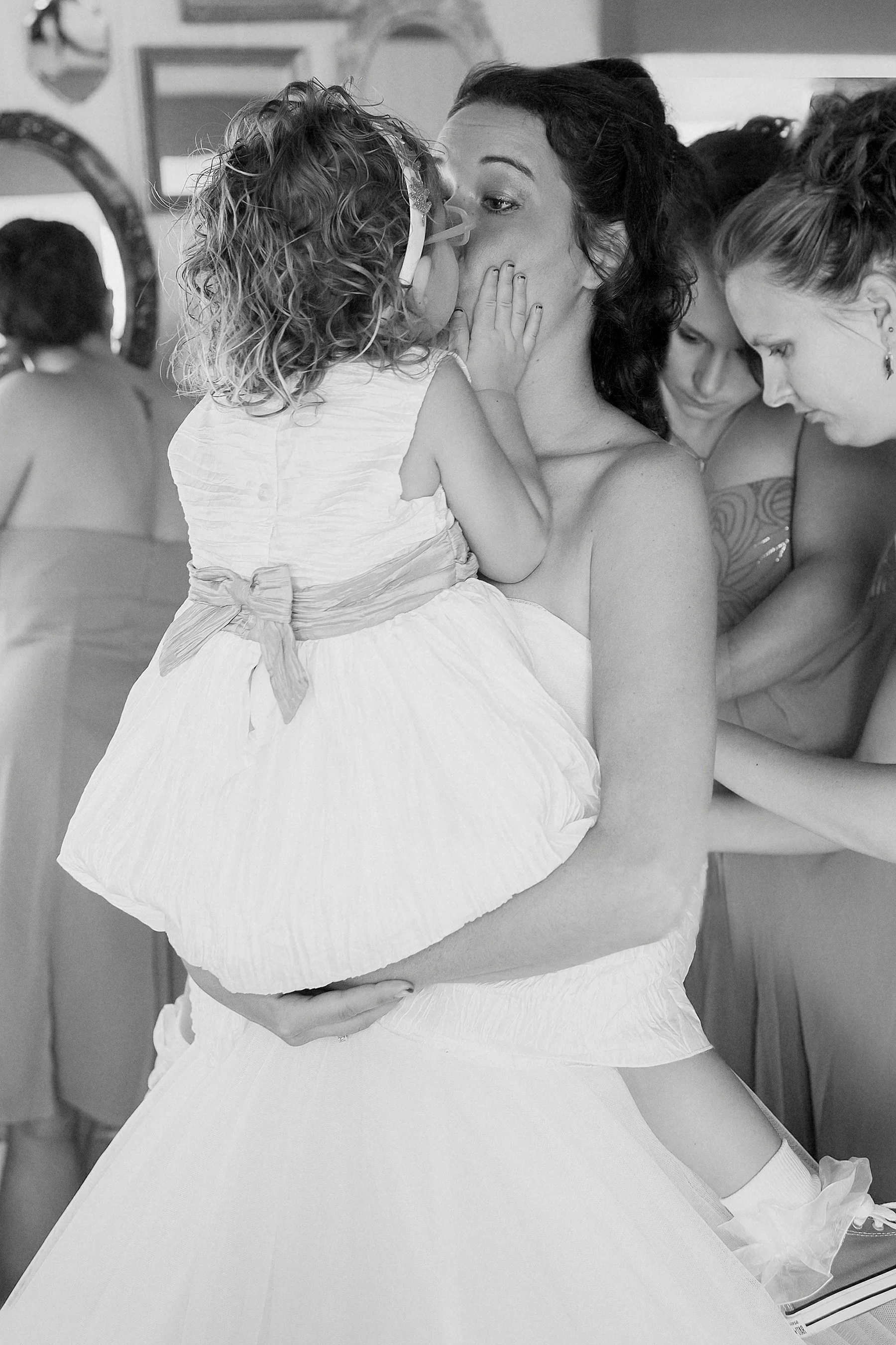 bride-flowergirl-kiss.jpg