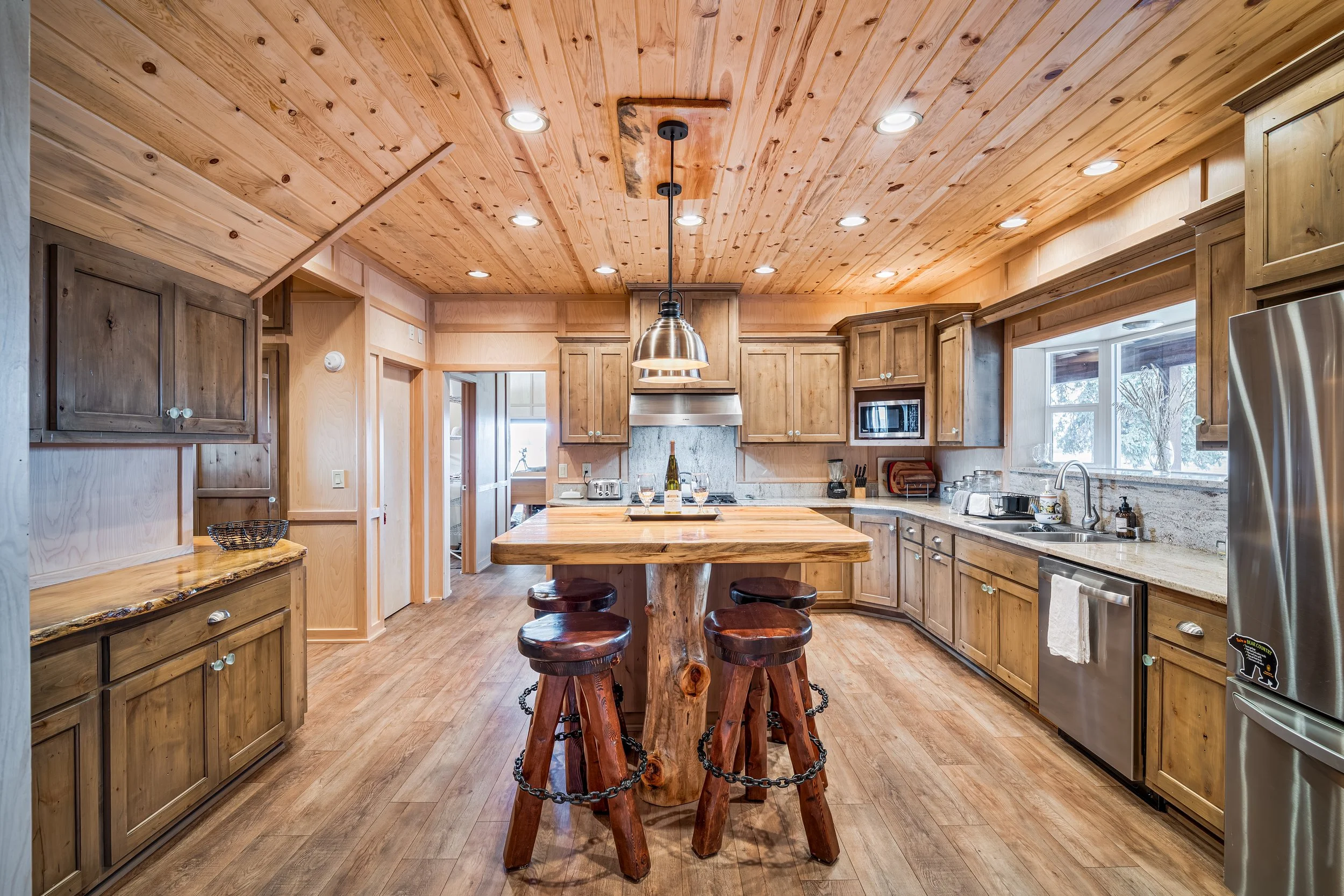 672 Riverside Road (1 of 28).jpg