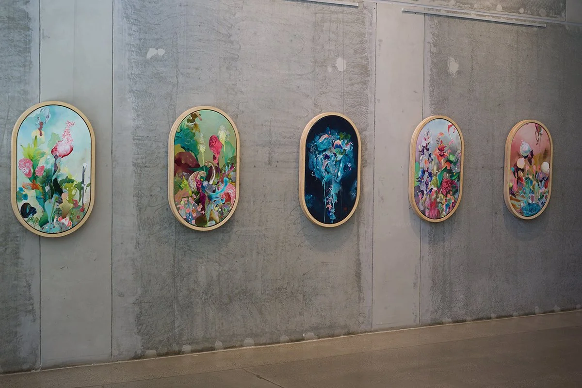 exhibition airplane windows