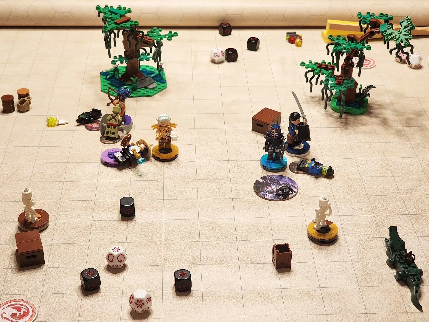 👹 When our Legends of the Five Rings campaign started, no one intended to play it out with LEGO minifigs and environments. But just as the corruption seeps from the Shadowlands into Rokugan, I seem to keep bringing more figures and landscape to the 