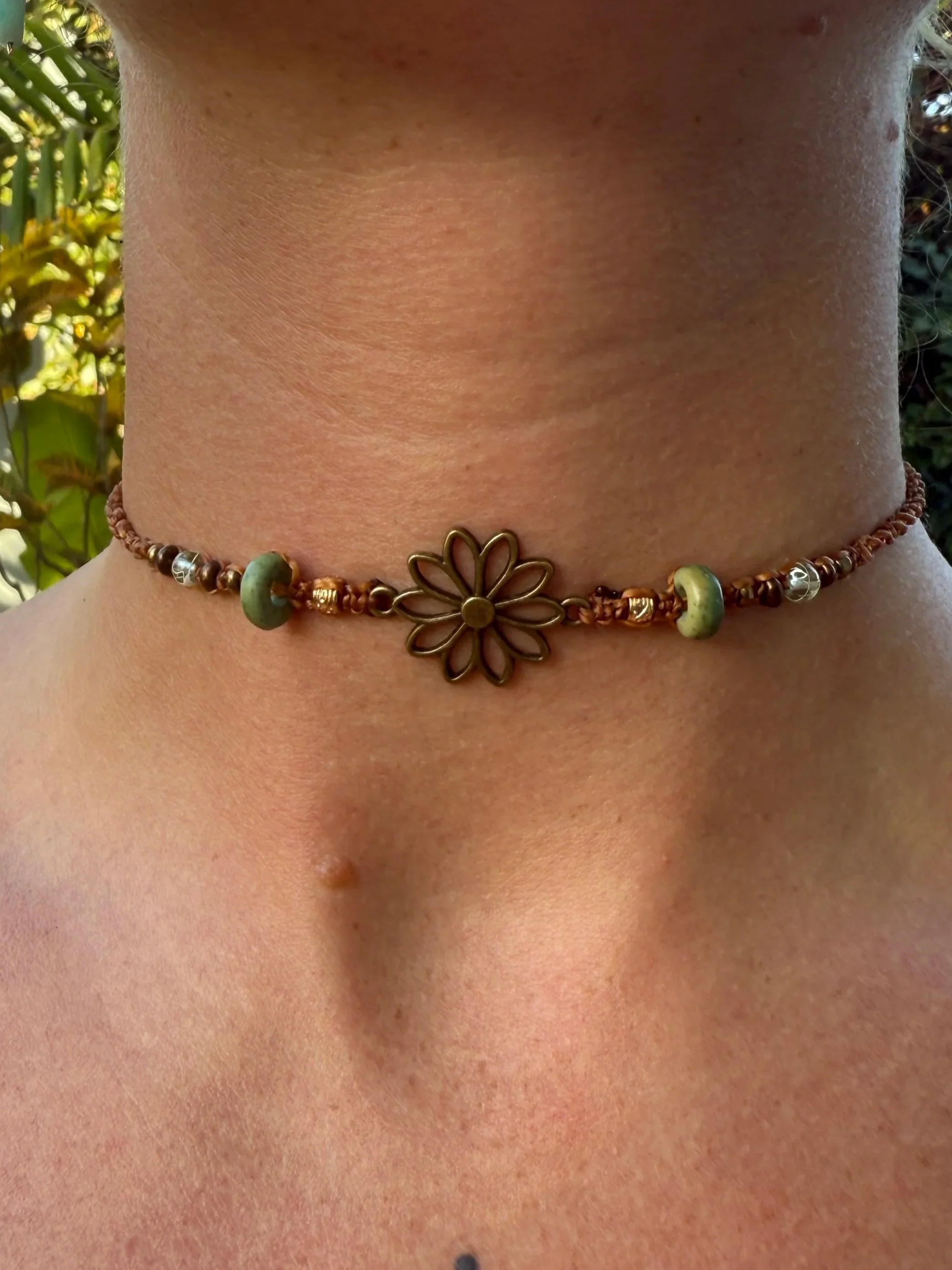 Flower Choker Necklace - Brown