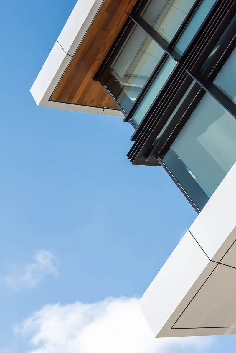 2600-El-Camino-Real-exterior-2-point-detail-3-vertical_Med.jpg