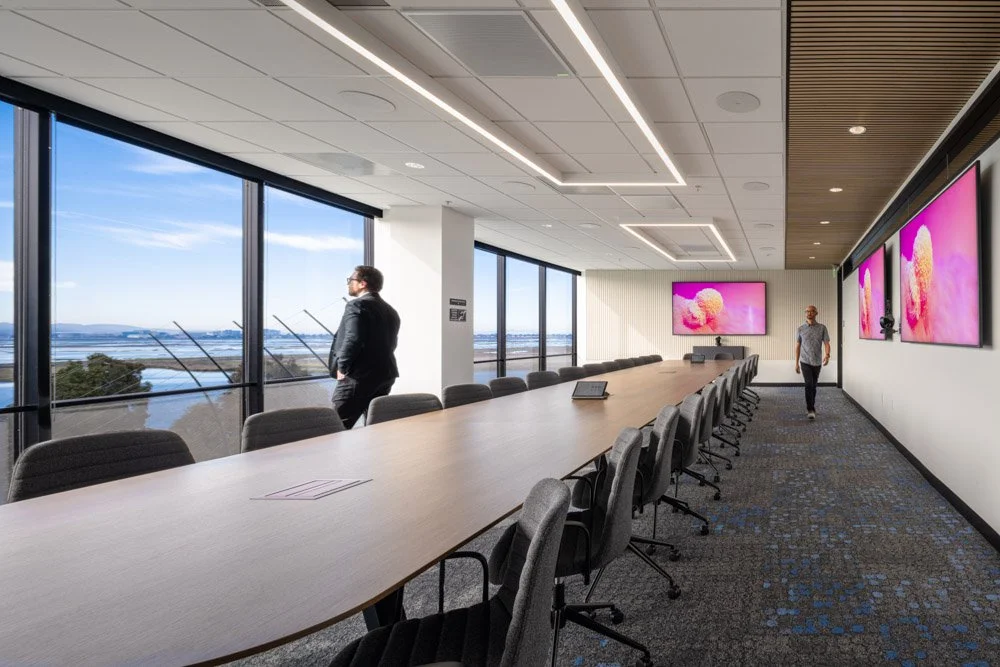 A Redwood City Life-Science Workplace Shaped by Light and Views