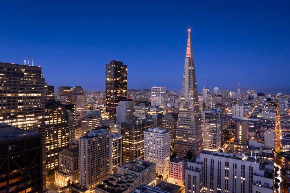 transamerica pyramid san francisco at night