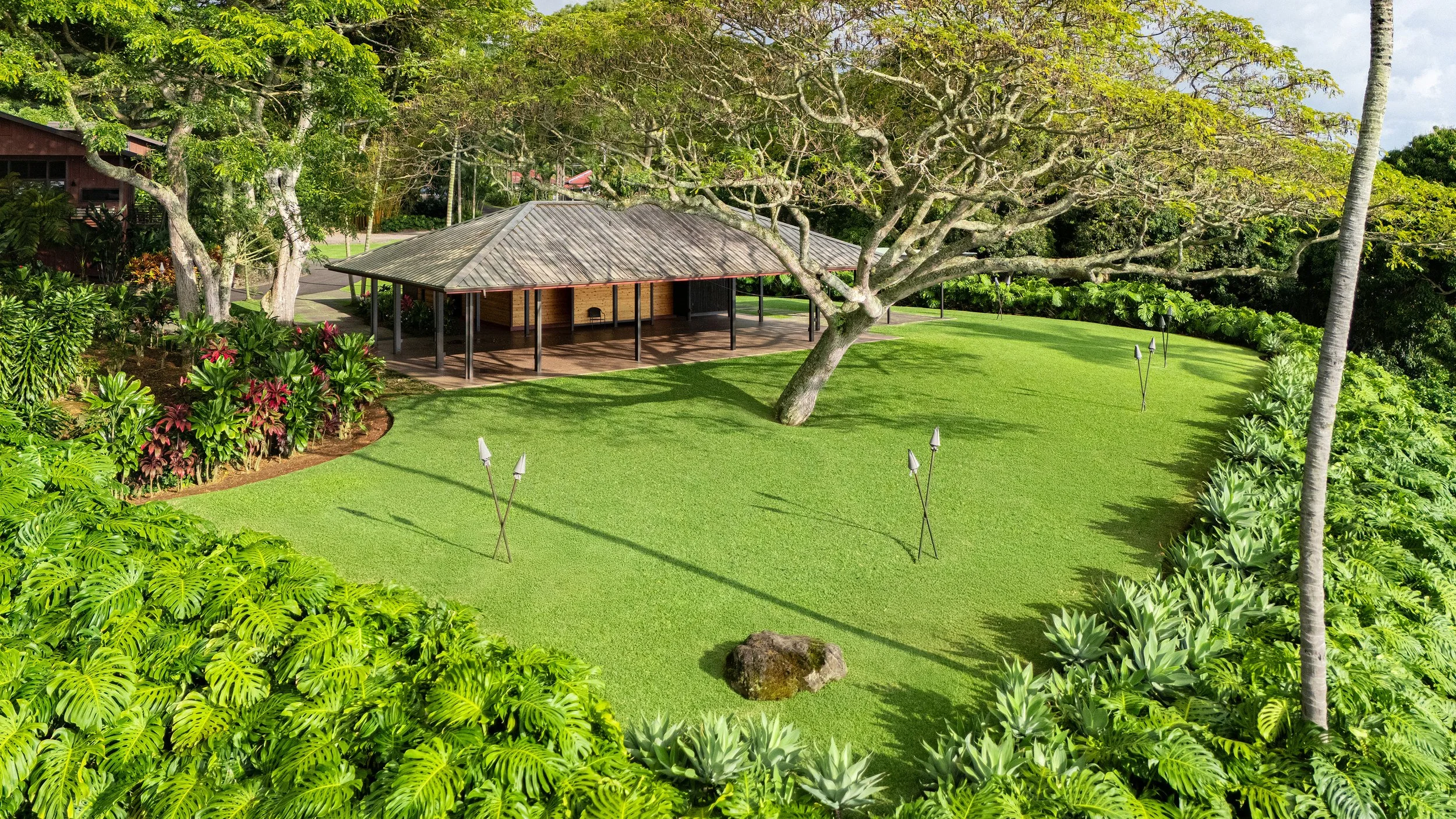 HolualoaInn_Drone_1A.jpg