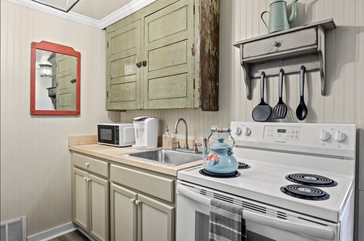 Unit 2 kitchenette