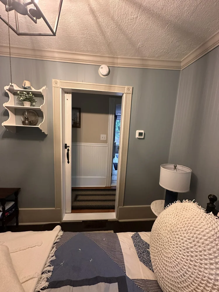 Units 2 and 4 thermostat location