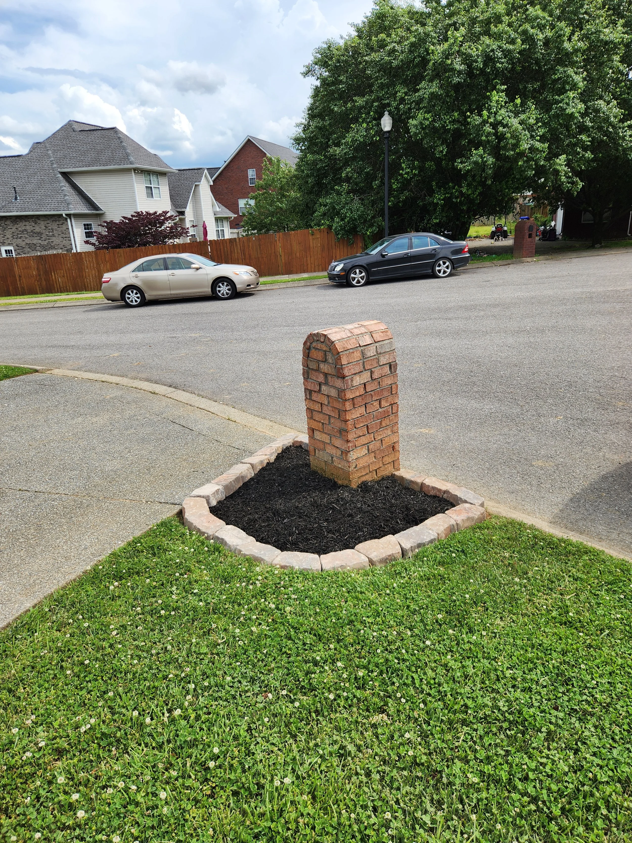 Mailbox Redesign with Hardscaping & Mulch