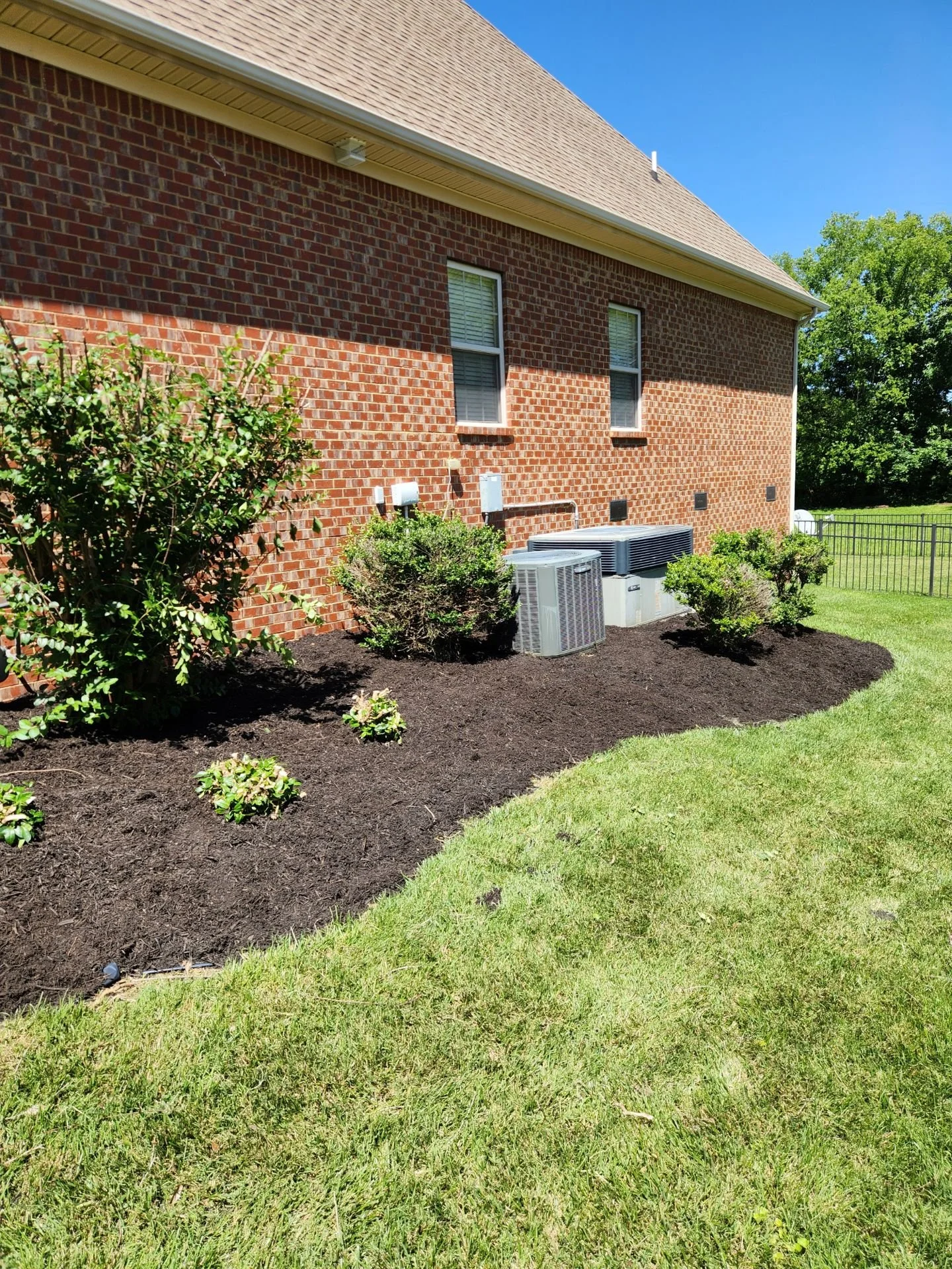 Mulch Installation & Landscape Bed Refresh