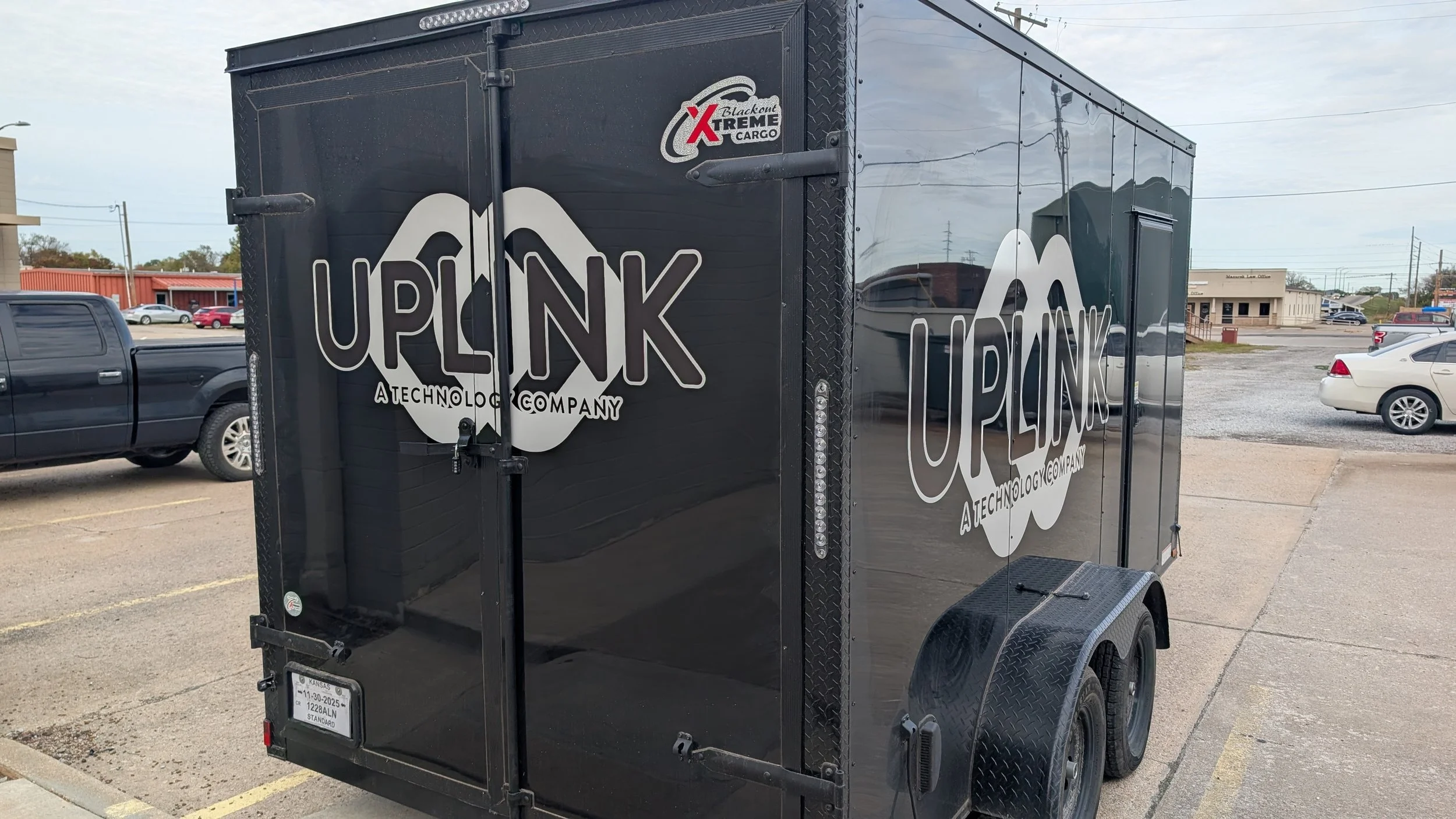 Uplink trailer spot graphic back