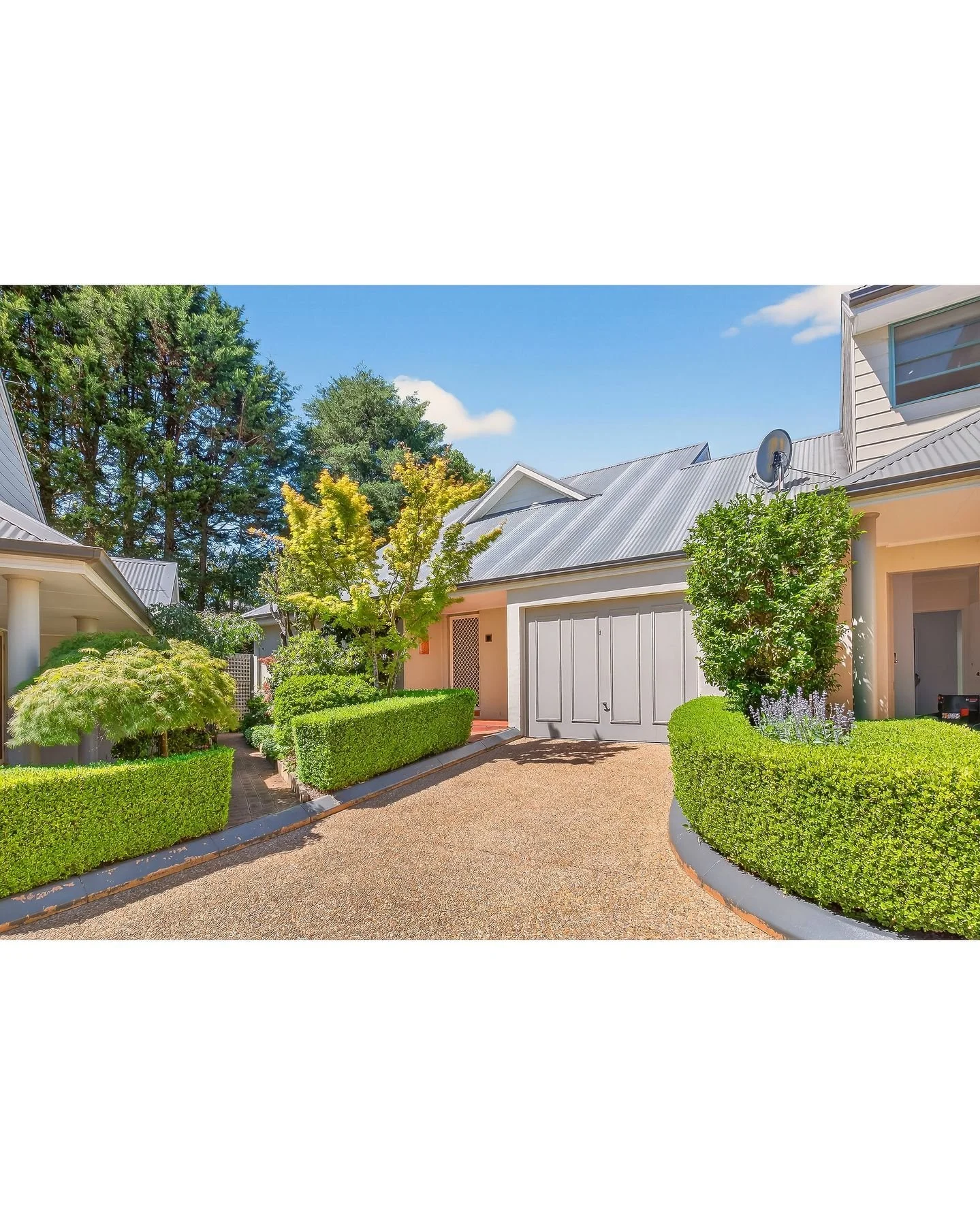 Shot this rental unit- Unit 5/29-31 Grose Street Leura for Raine &amp; Horne Wentworth Falls. An immaculate unit set in impeccably maintained units a block from Leura shops.
.
.
.
.
@raineandhornewfallsleura #BlueMountainsBusiness #BlueMountainsPhoto