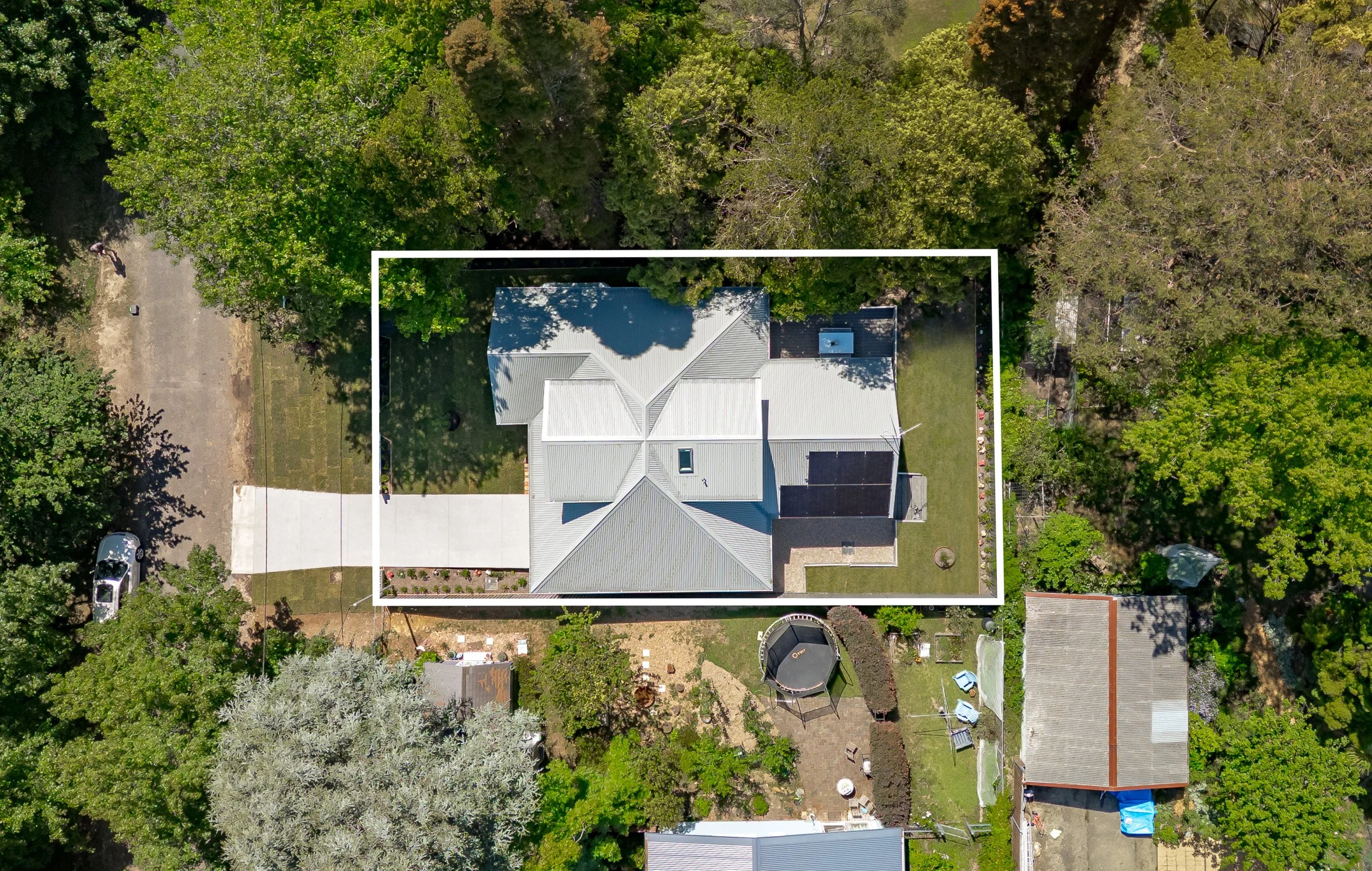Overhead drone photography of a property in Leura, NSW. Blue Mountains drone photography.