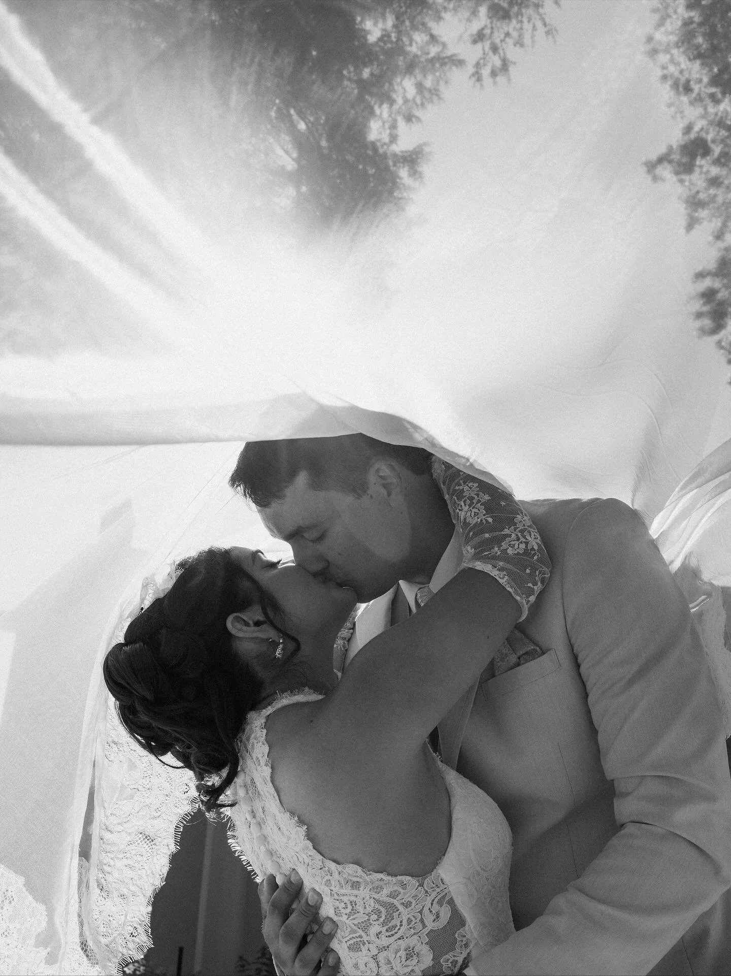 Love is always in the air @thepreserve48 🕊️

Now booking 2026 weddings. Send us a DM! 

photos by: @haleysony 

#thepreservemcminnville #oregonweddingvenue #willamettevalleywedding #pnwweddings #golfcoursewedding #oregonbride #oregonweddings #mcminn