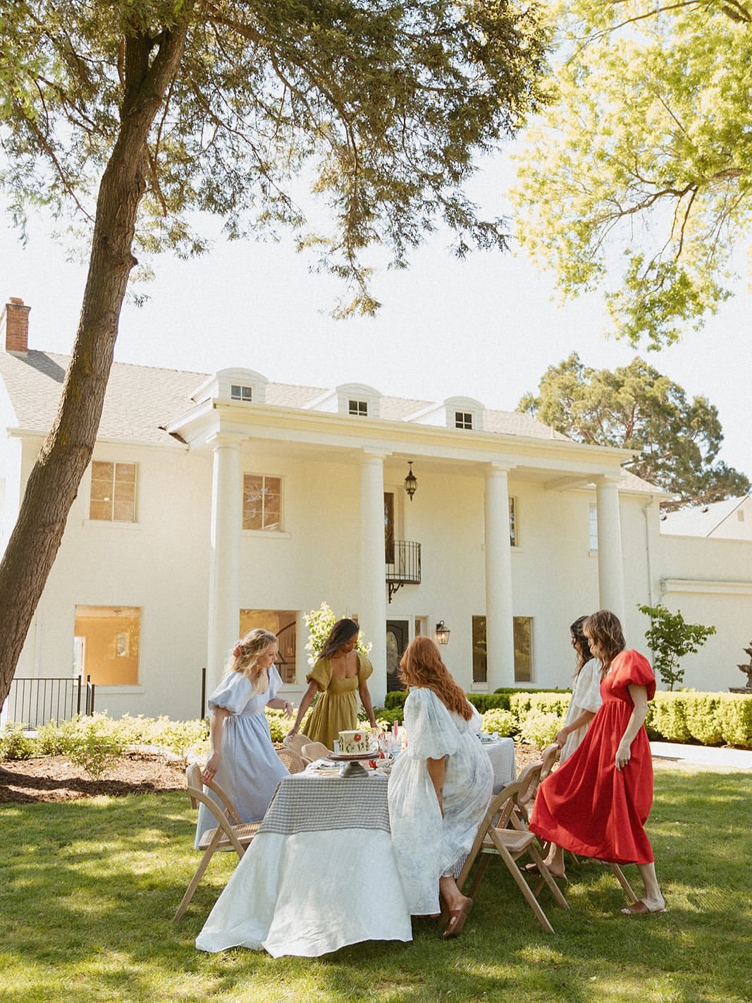 Spring on the lawn 🌷✨

Soft florals, fresh colors, and the perfect setting for baby showers, bridal showers, birthday brunches, and more. Spring dates are right around the corner, send us a DM for more info 🤍

photos by: @billieandjamescreative

#t