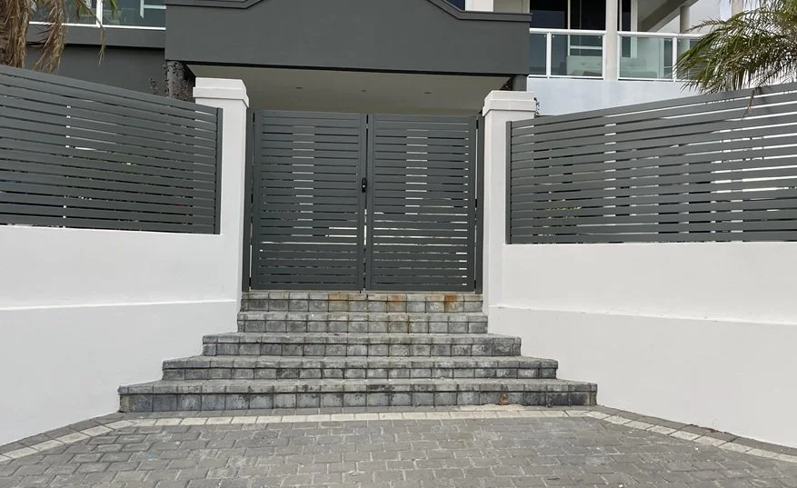 Woodland Grey 65mm Aluminium Slat Fence Upgrade  Kallaroo2.JPG