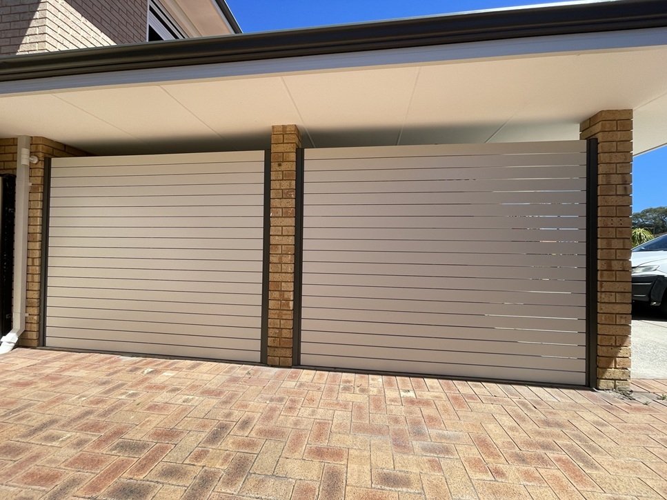 Surfmist Woodland Grey Aluminium Slat Carport Privacy Kingsley.jpg