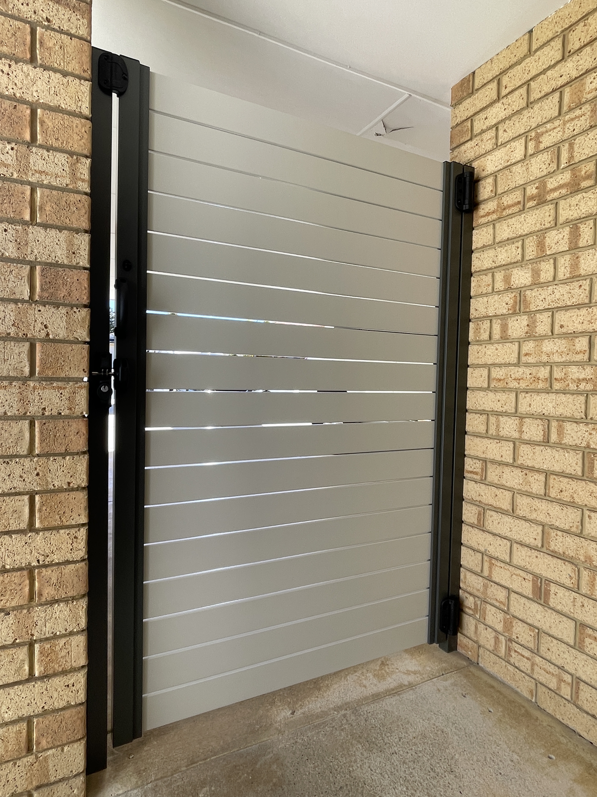 Surfmist Woodland Grey Aluminium Slat Pedestrian gate.png
