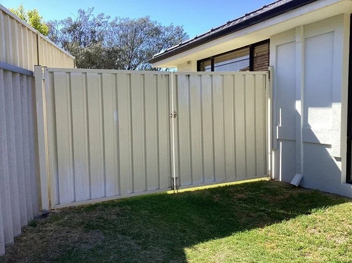 Replace Colorbond gate Iluka.jpg