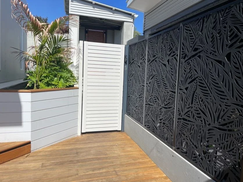 Sorrento Aluminium Slat Pool Safe gate2.jpg